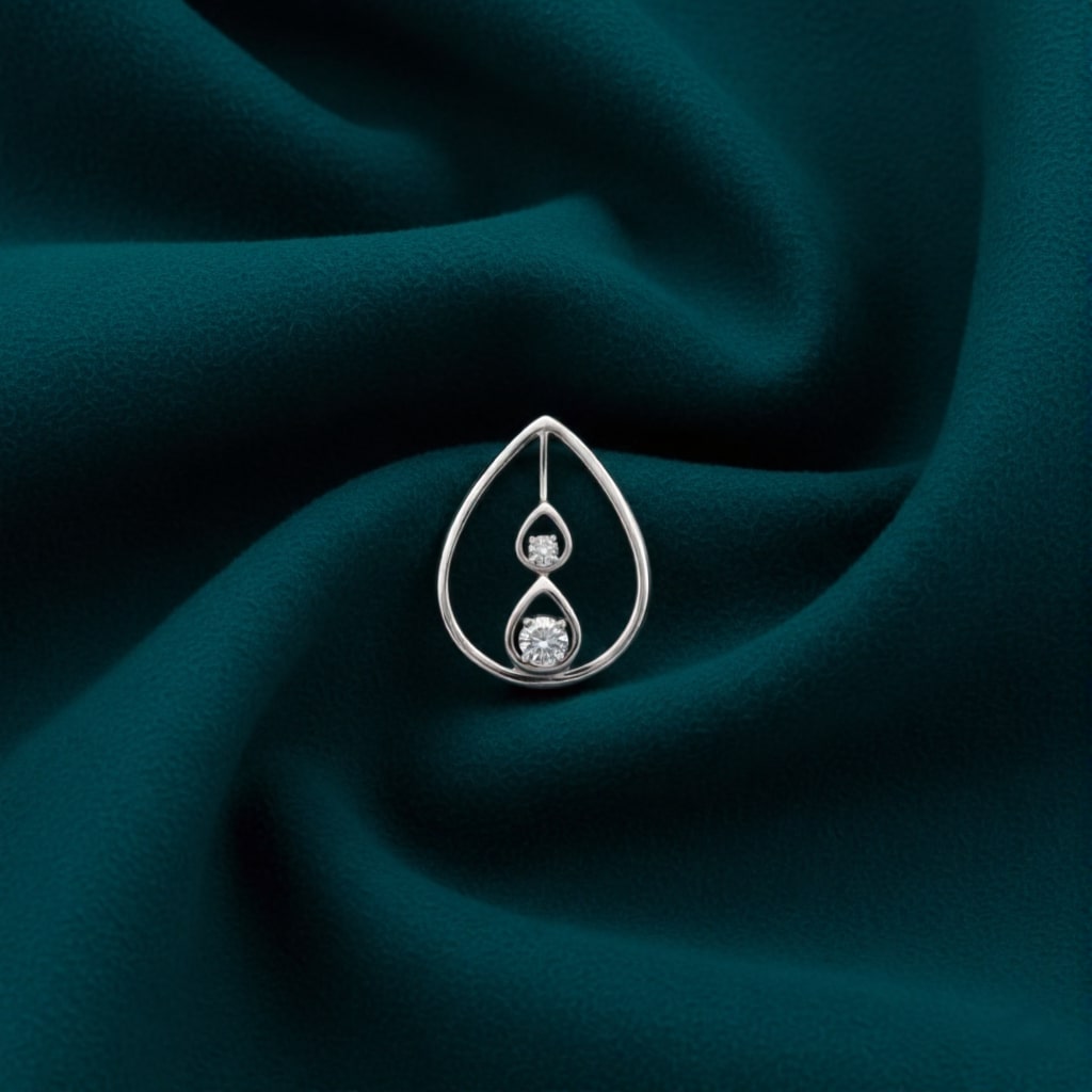 Selyra Glow Diamond Pendant