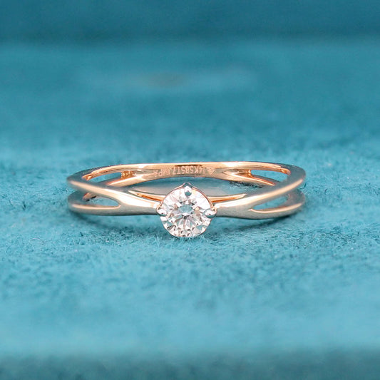 Eira Solitaire Diamond Ring