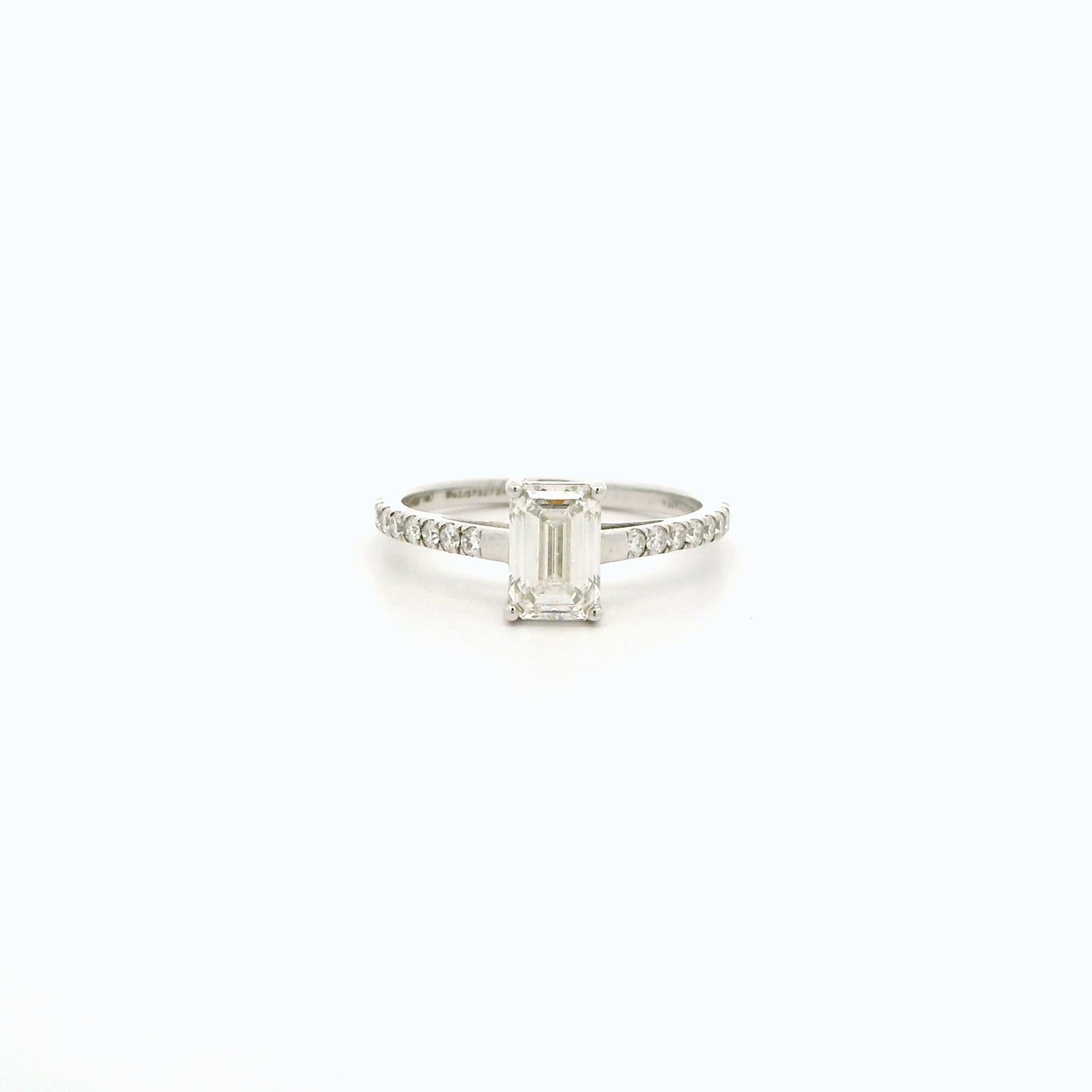 Eska Box Diamond Ring