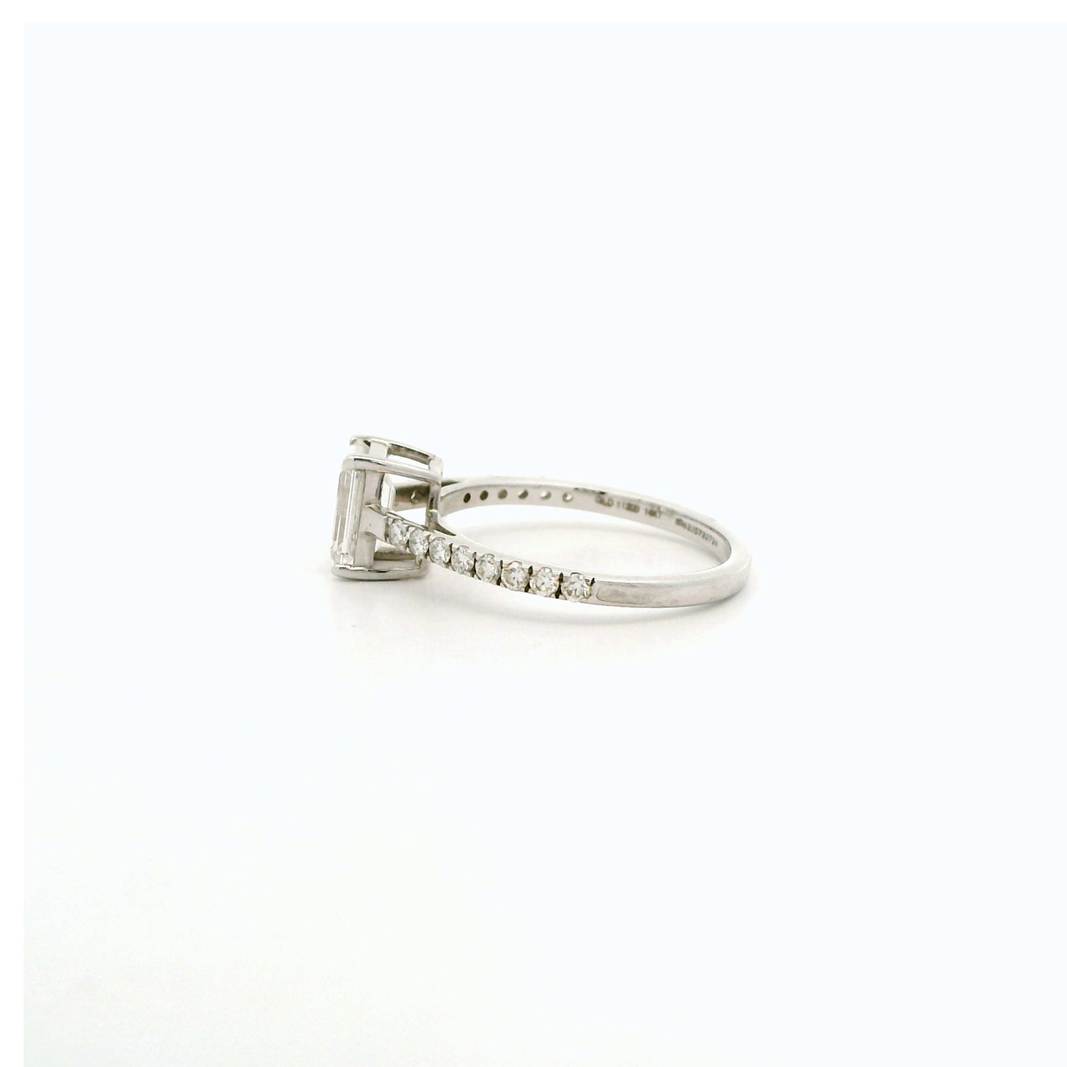 Eska Box Diamond Ring