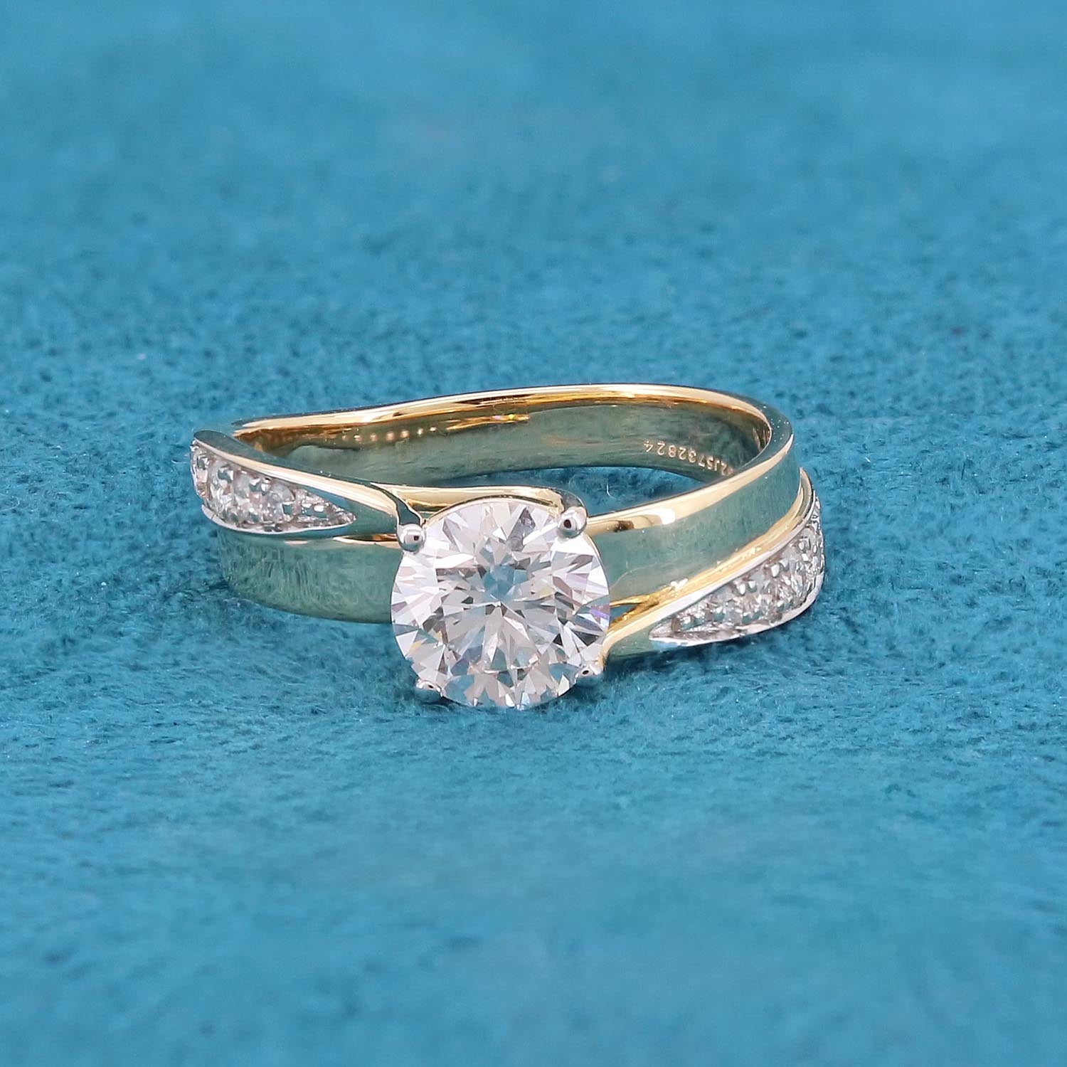 Eyla Diamond Ring