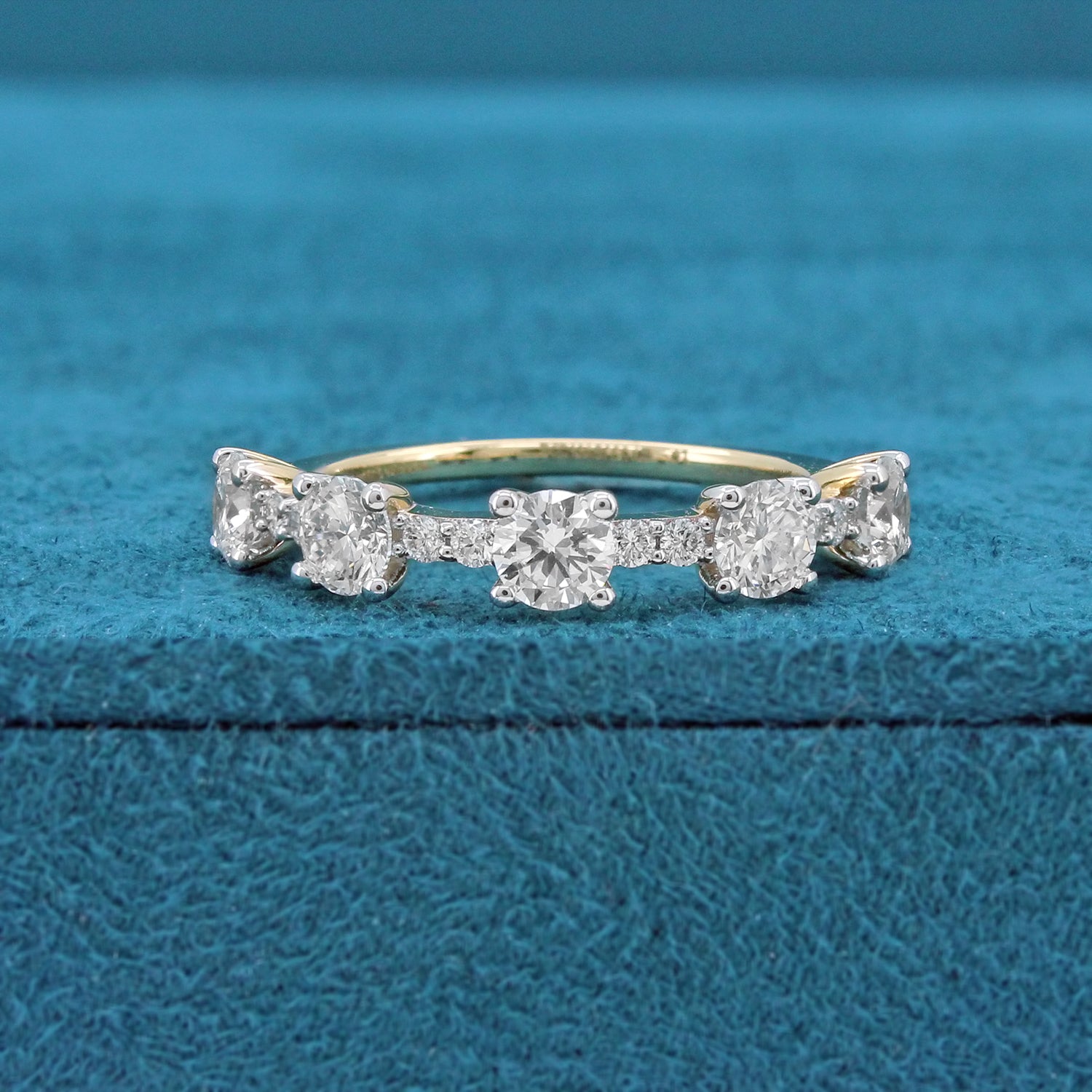 Mirun Diamond Ring