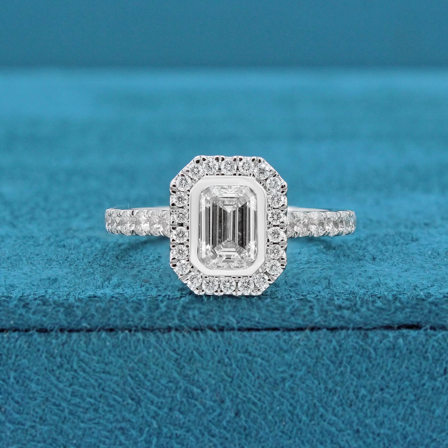 Inyra Halo Diamond Ring