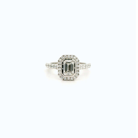 Inyra Halo Diamond Ring
