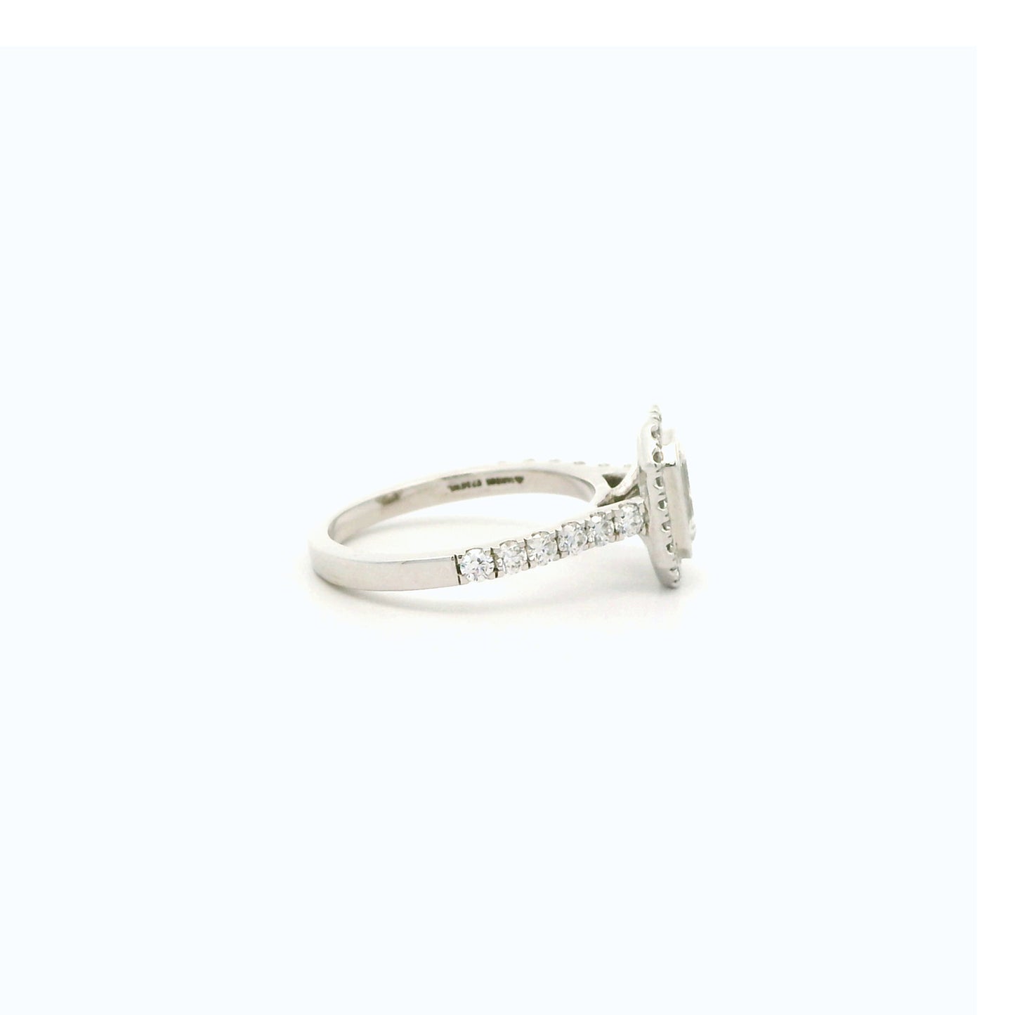 Inyra Halo Diamond Ring