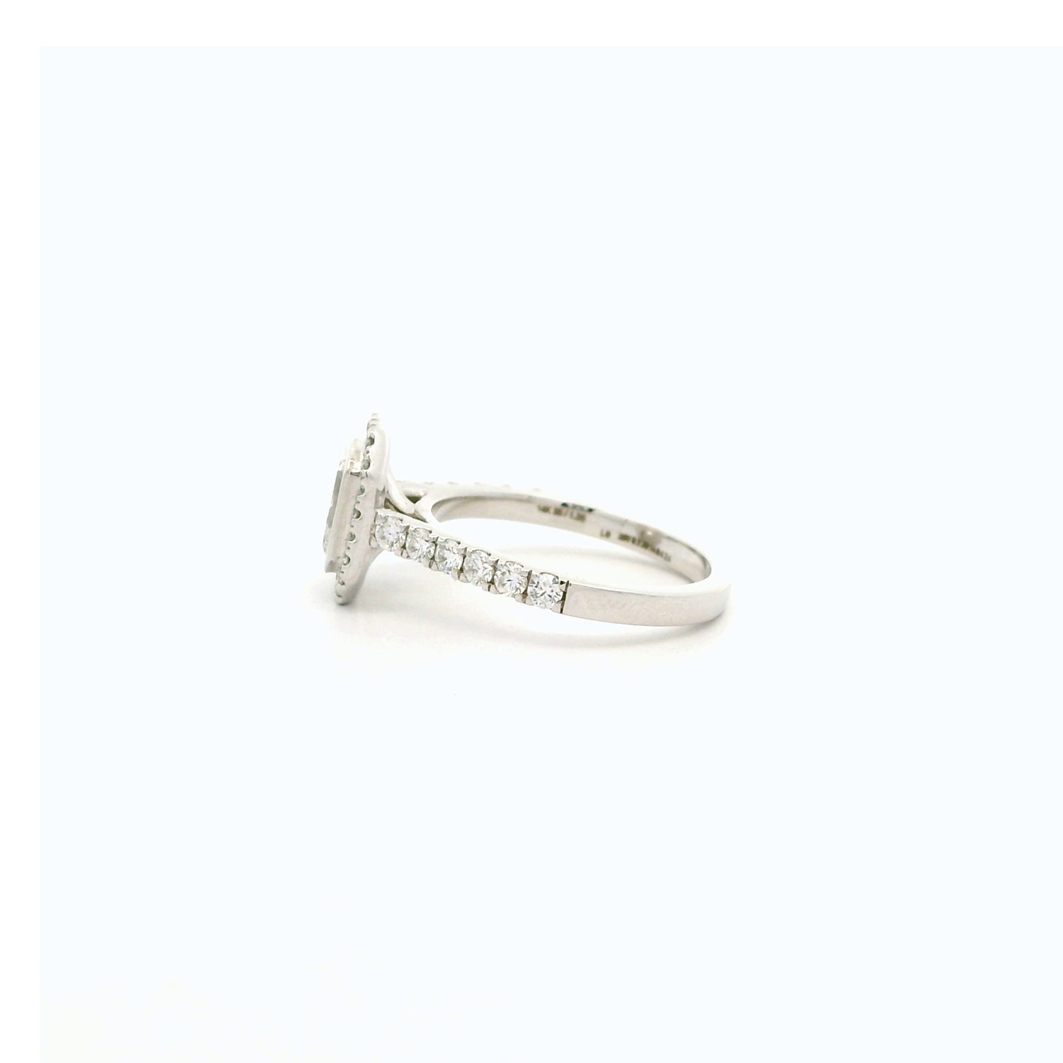 Inyra Halo Diamond Ring