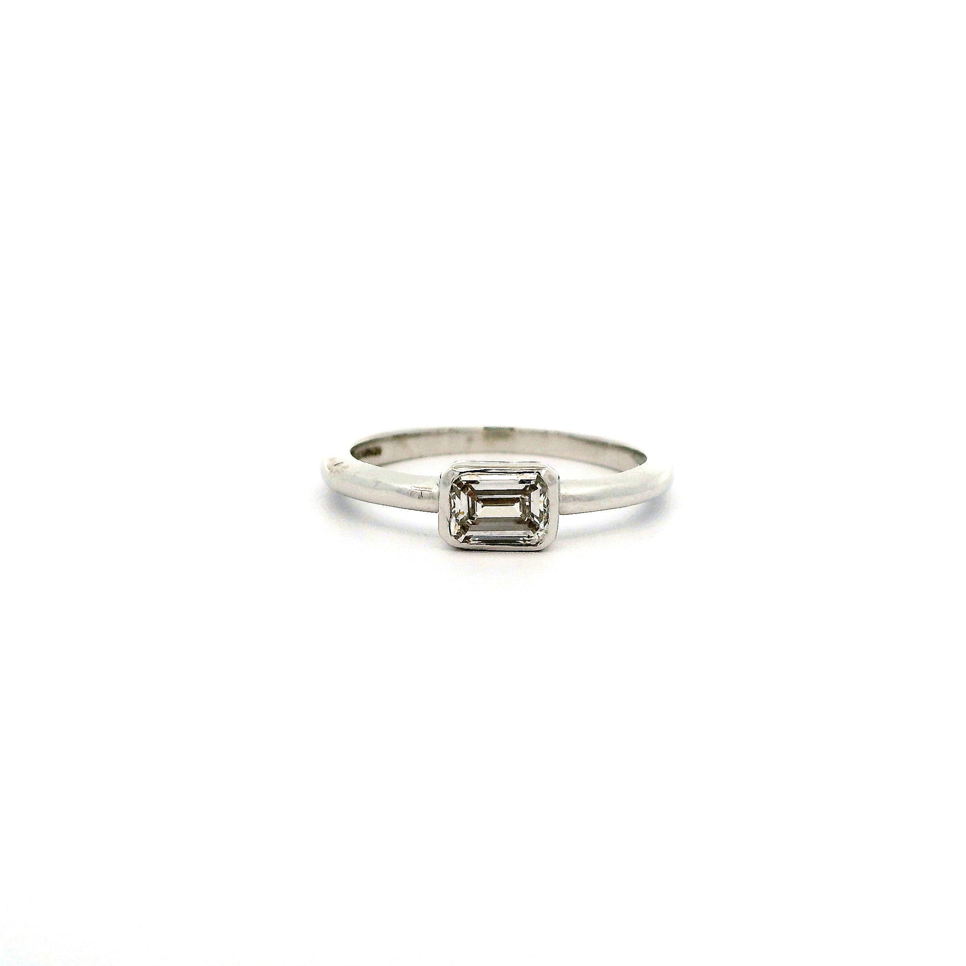 Kiro Halo Diamond Ring