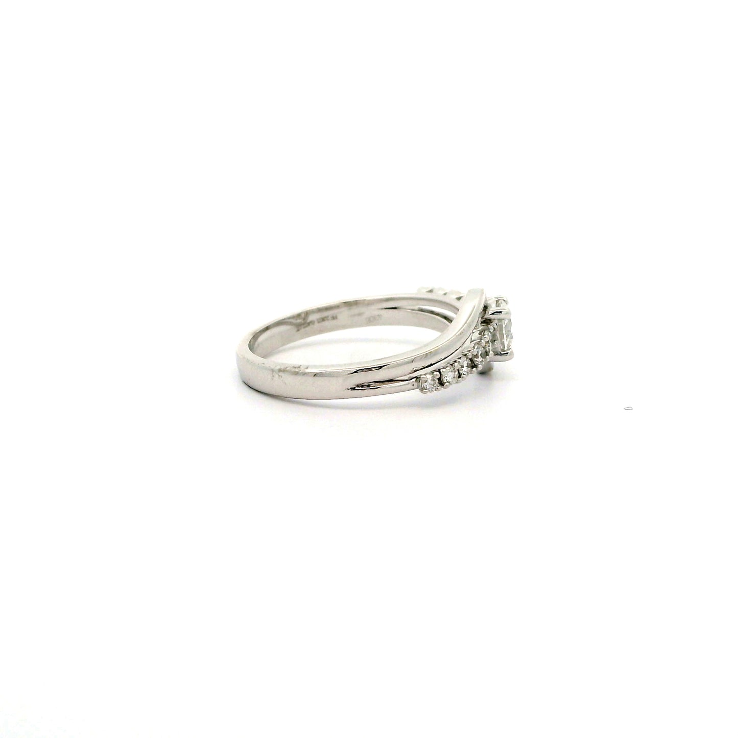Isla Serene Diamond Ring