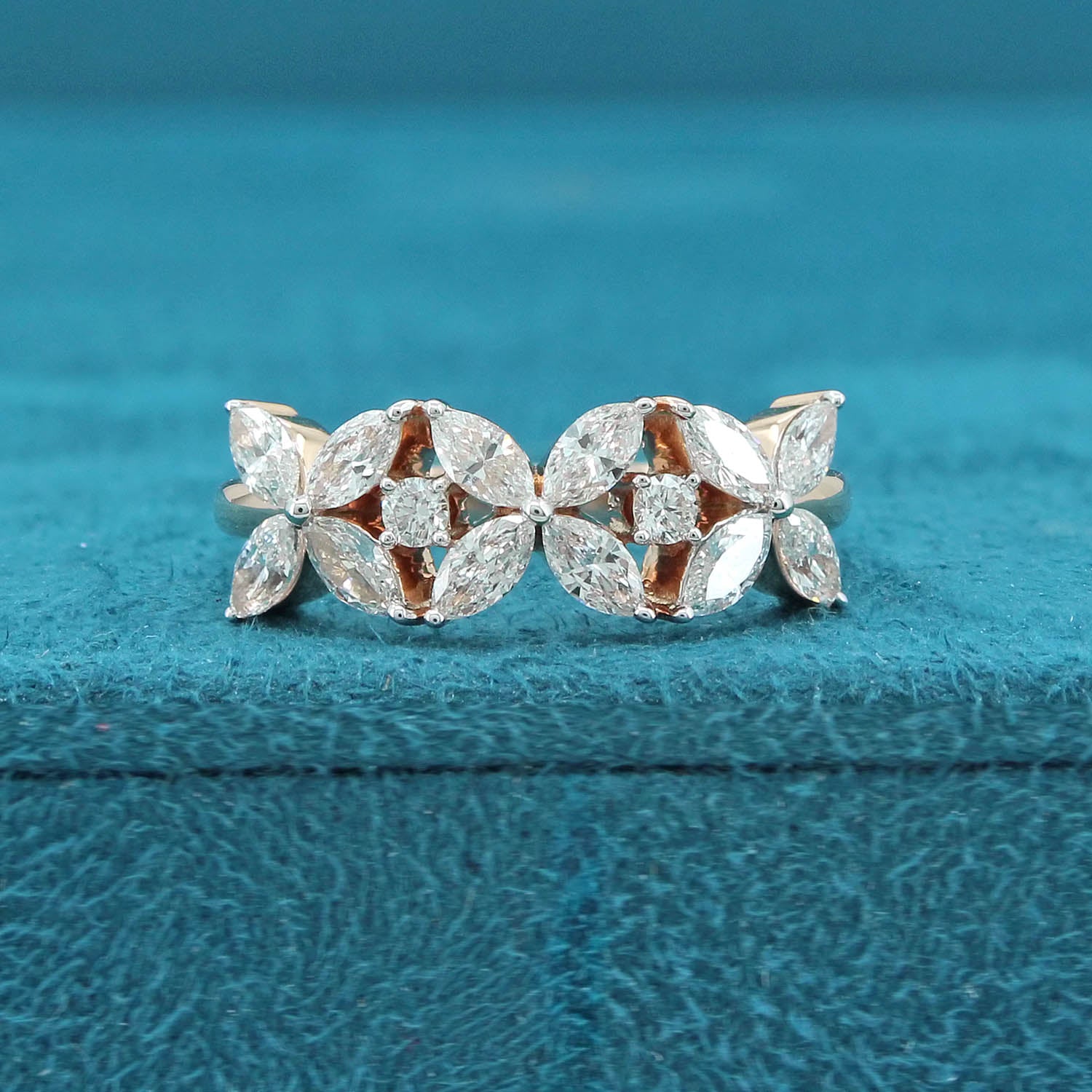 Saela Diamond Ring