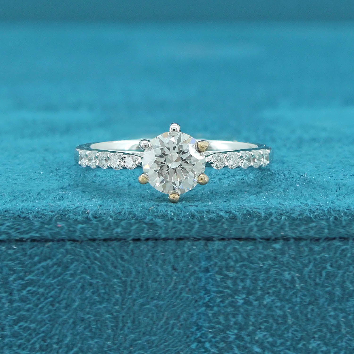 Elya Diamond Ring