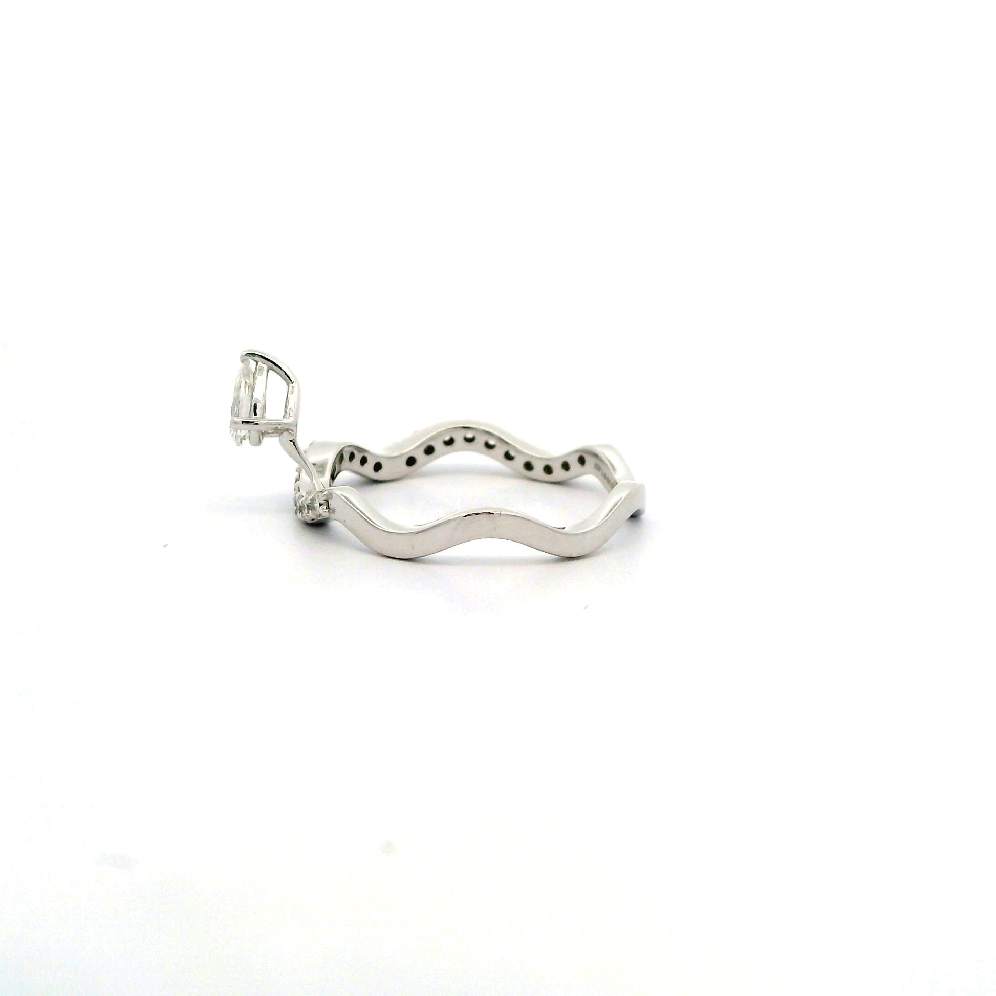 Nara Diamond Ring