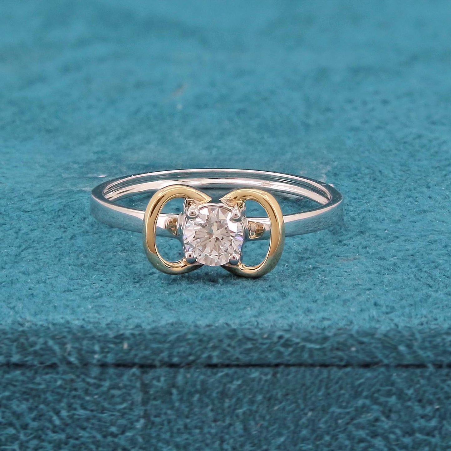 Velin Solitaire Diamond Ring