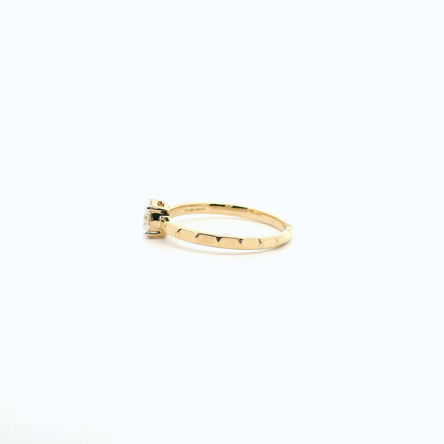 Arwen Solitaire Diamond Ring