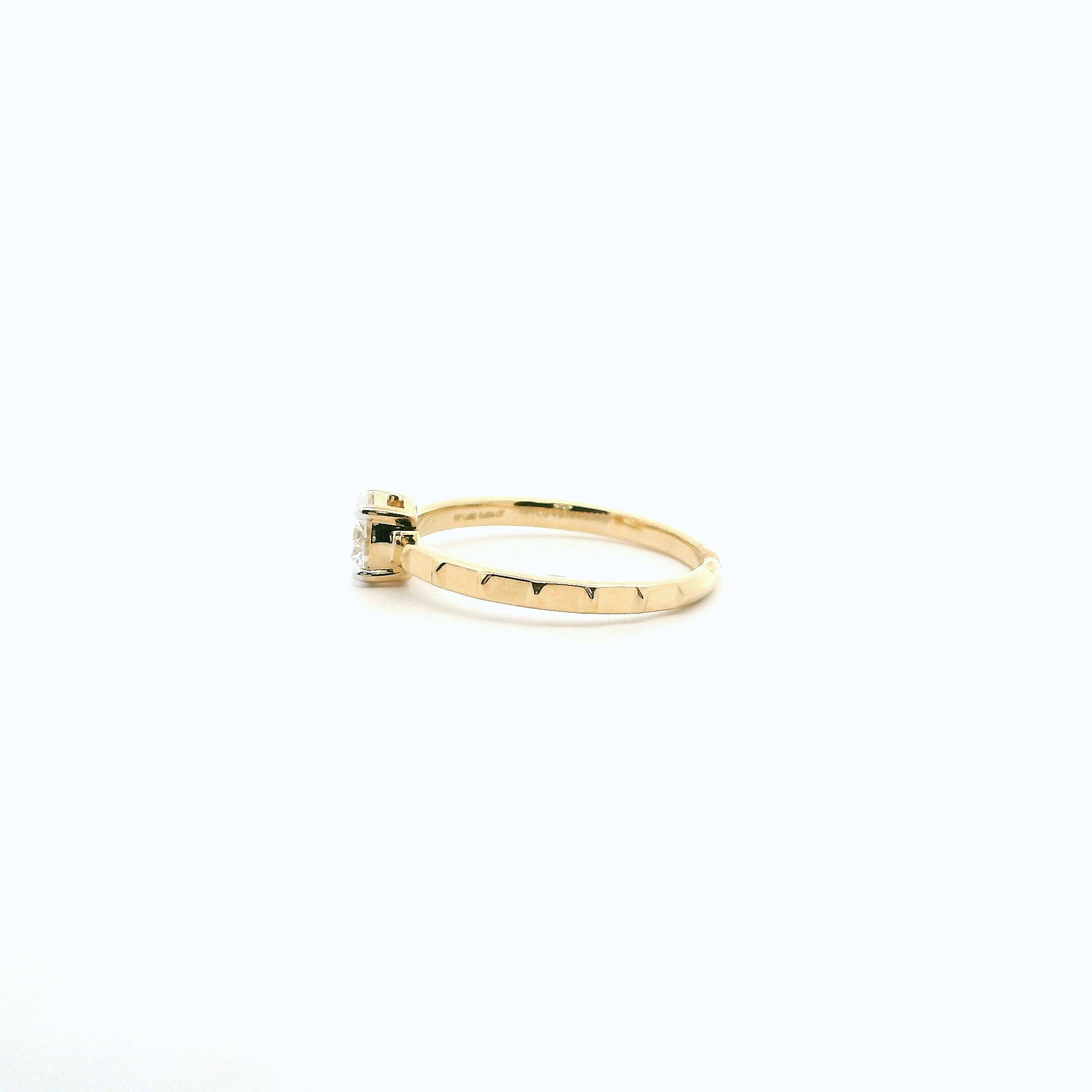 Arwen Solitaire Diamond Ring