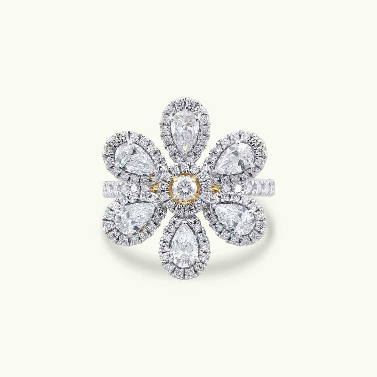 Thaisia Floral Diamond Ring