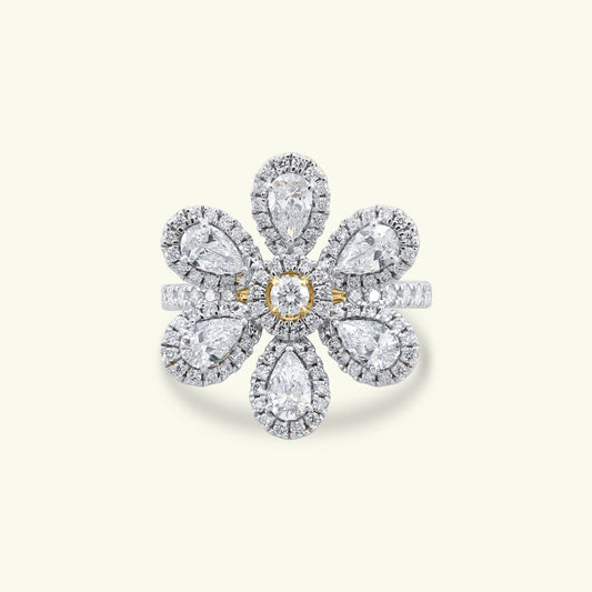 Thaisia Floral Diamond Ring