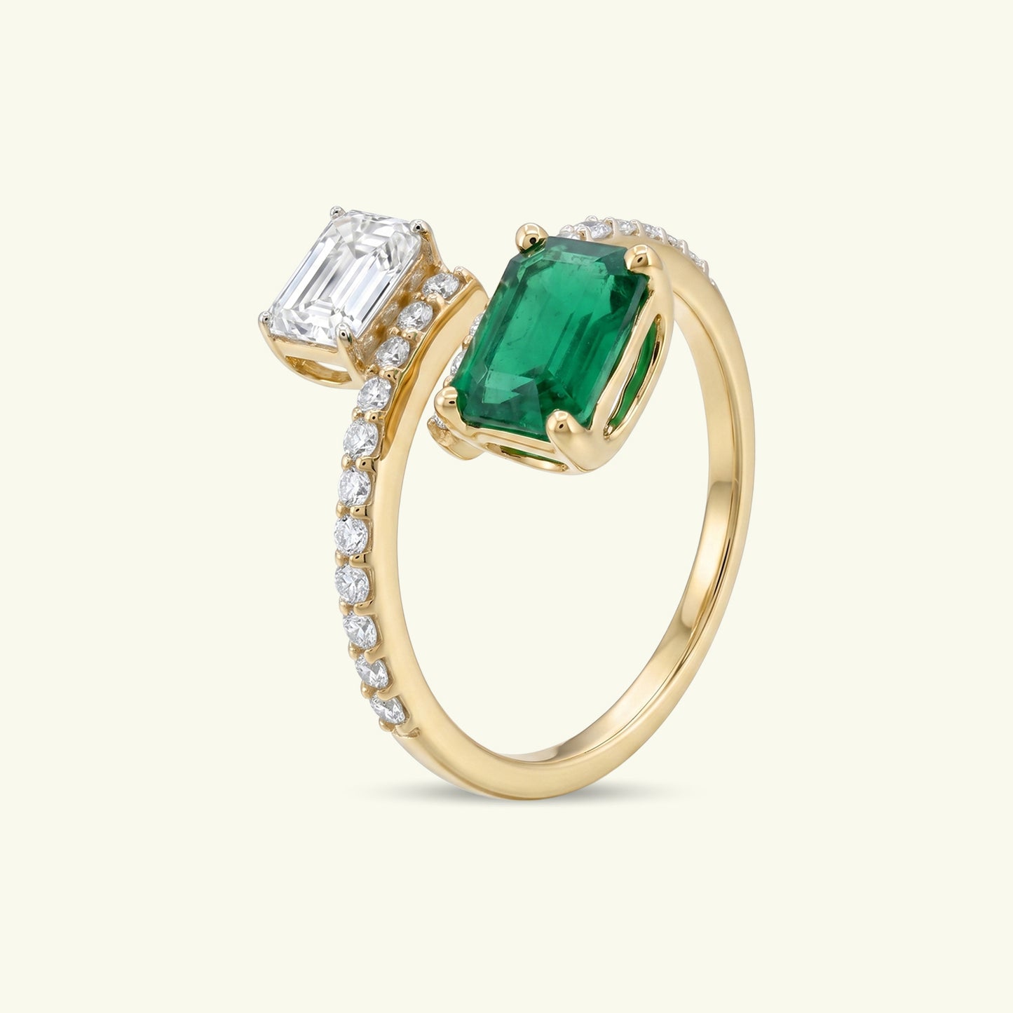Saela Diamond Ring
