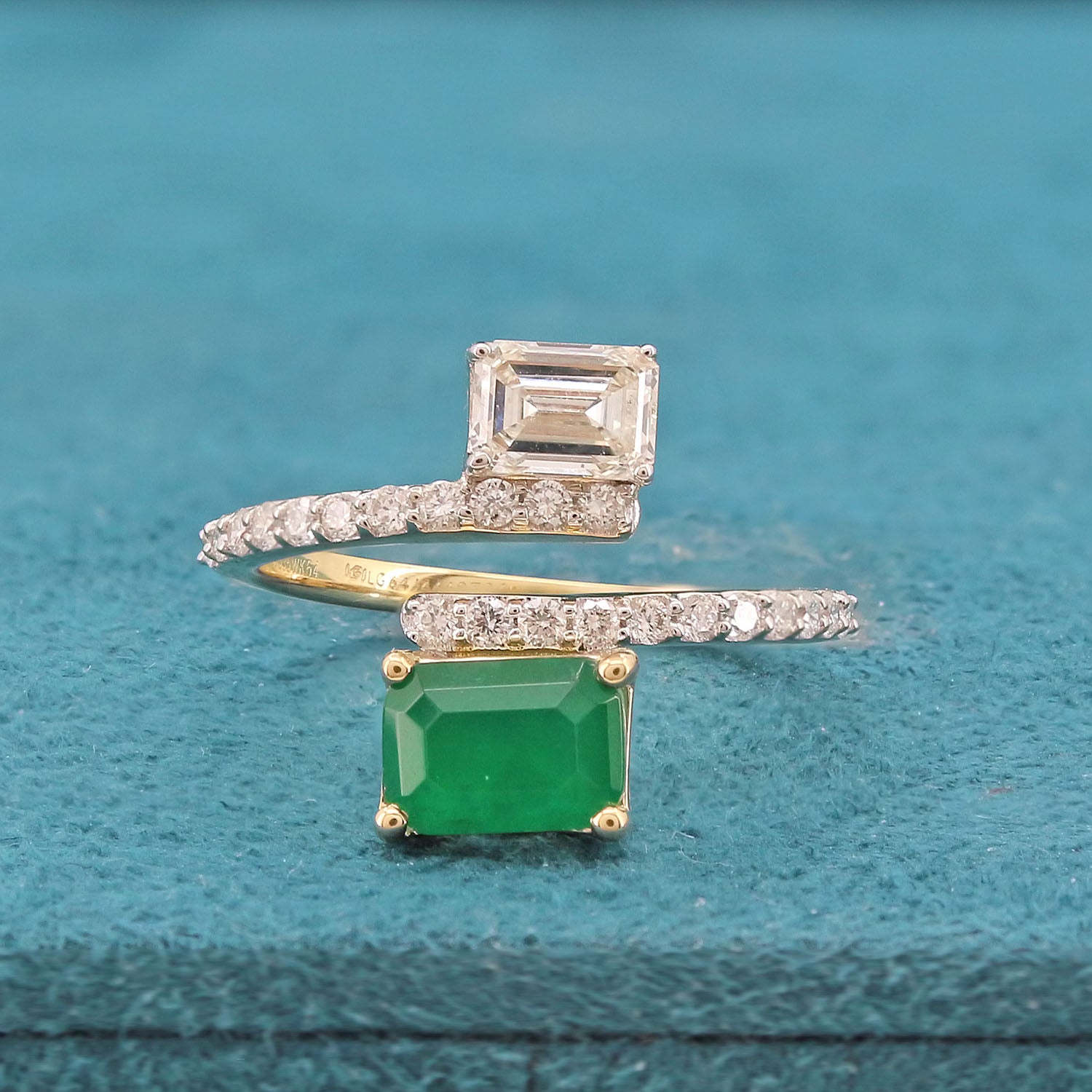 Saela Diamond Ring