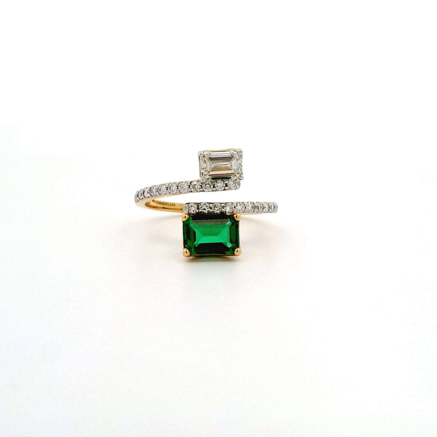 Saela Diamond Ring