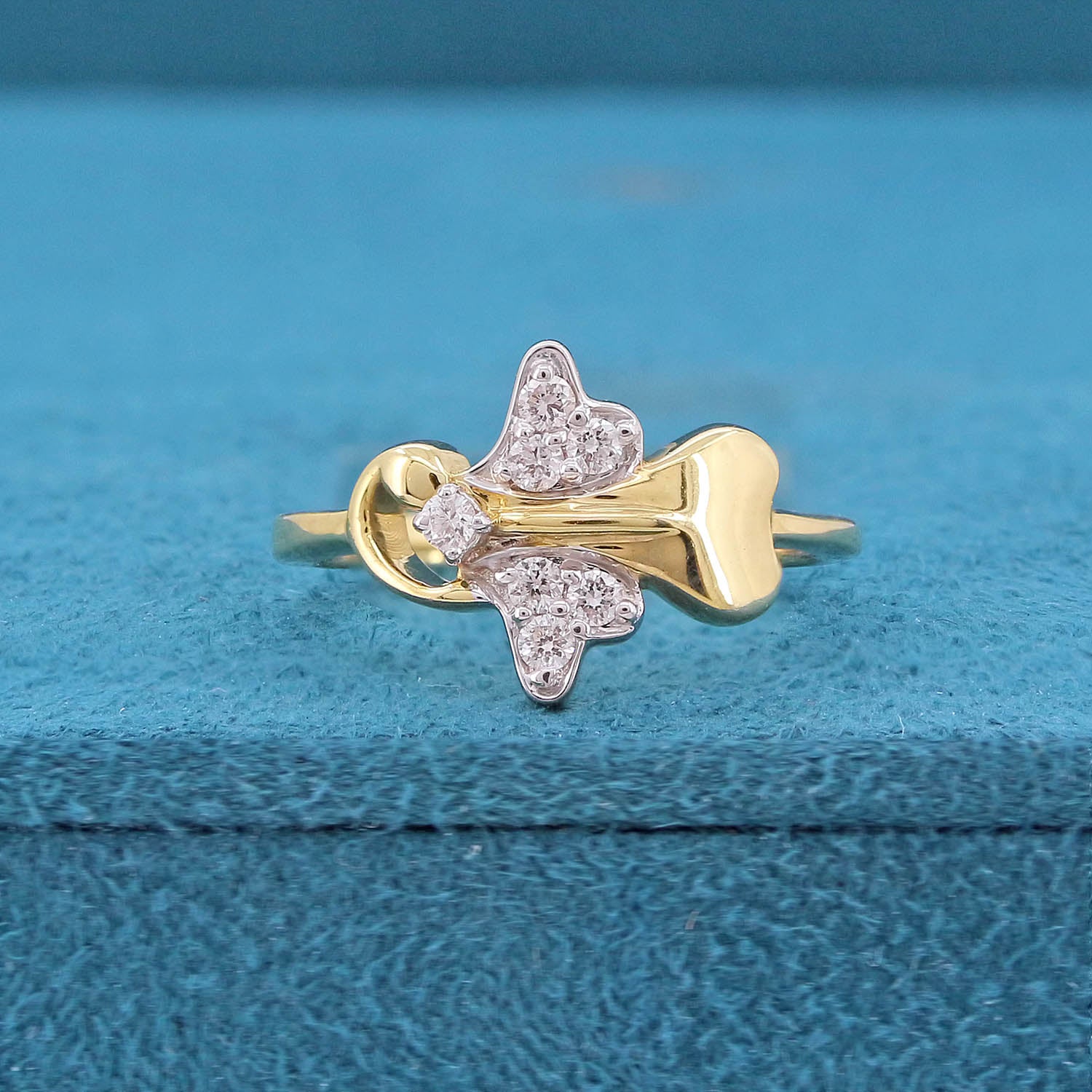 Lumi Diamond Ring