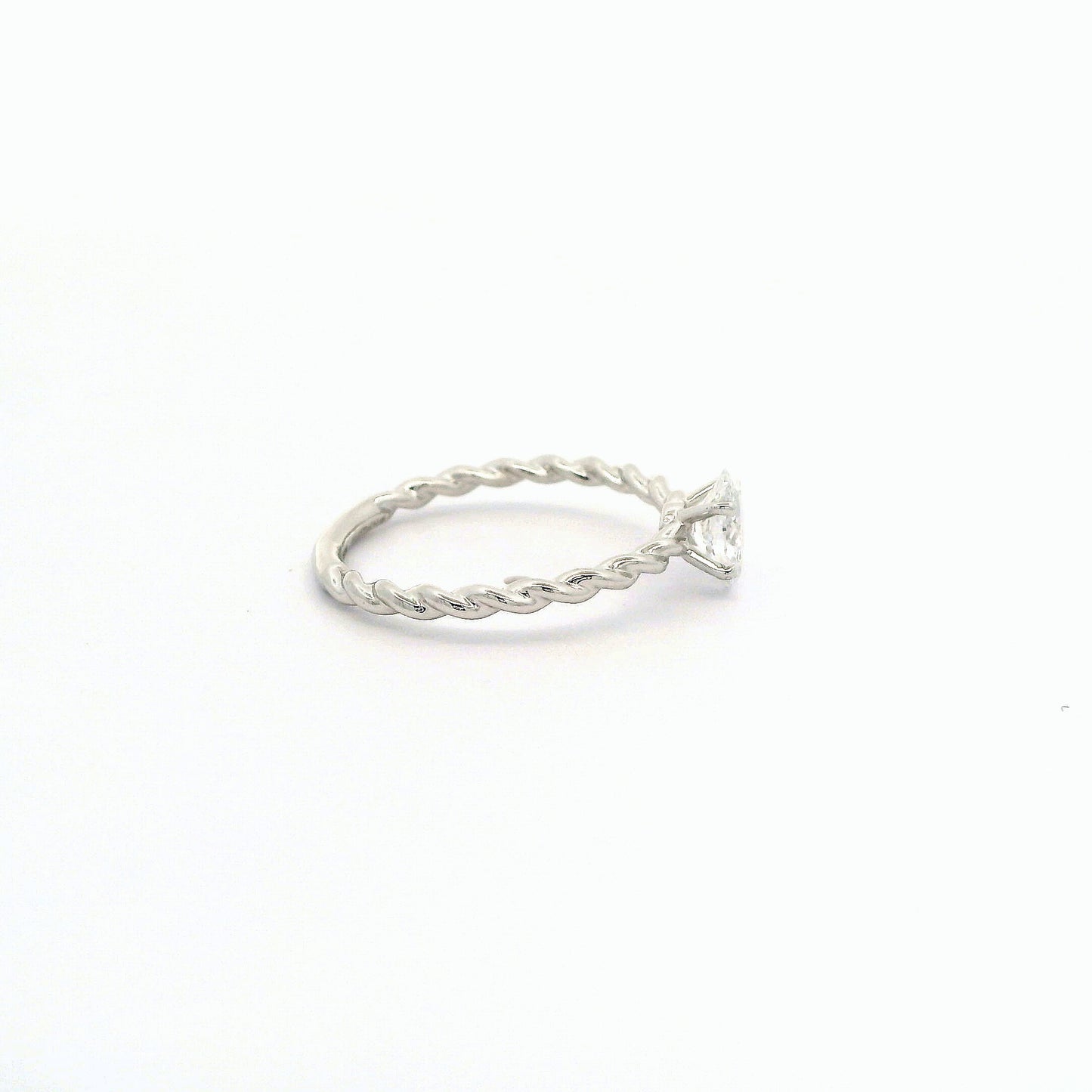 Emen Solitaire Diamond Ring