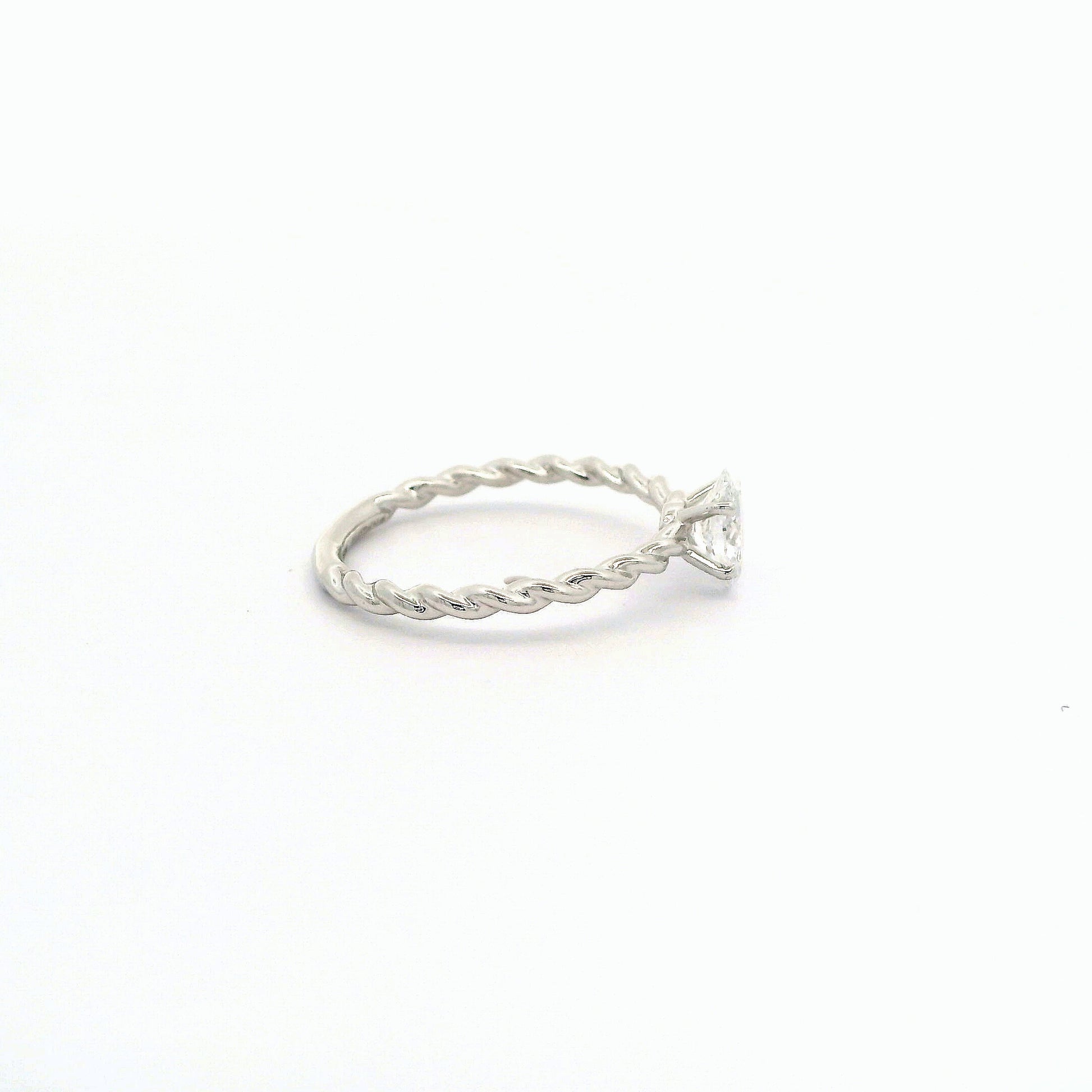 Emen Solitaire Diamond Ring