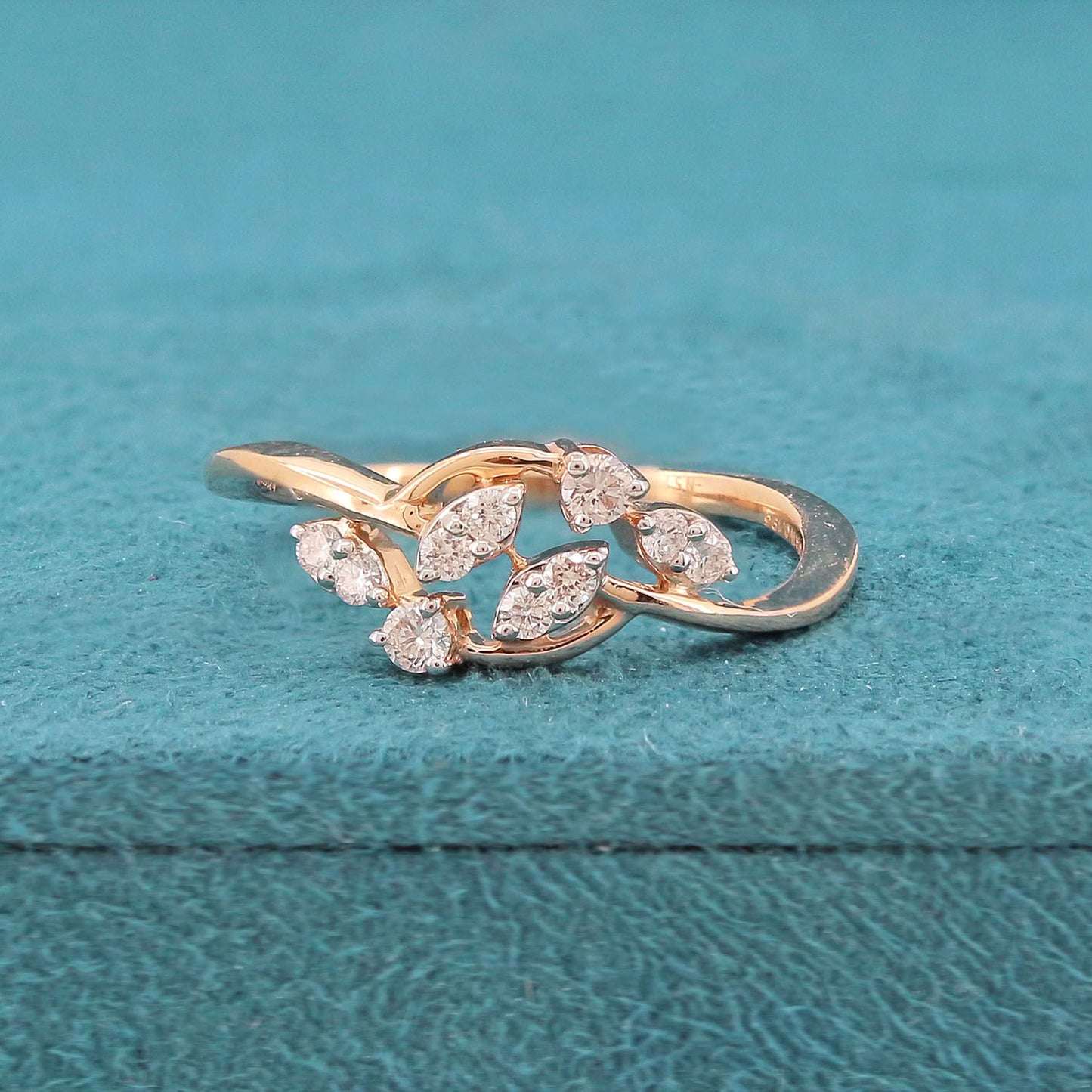 Noa Diamond Ring