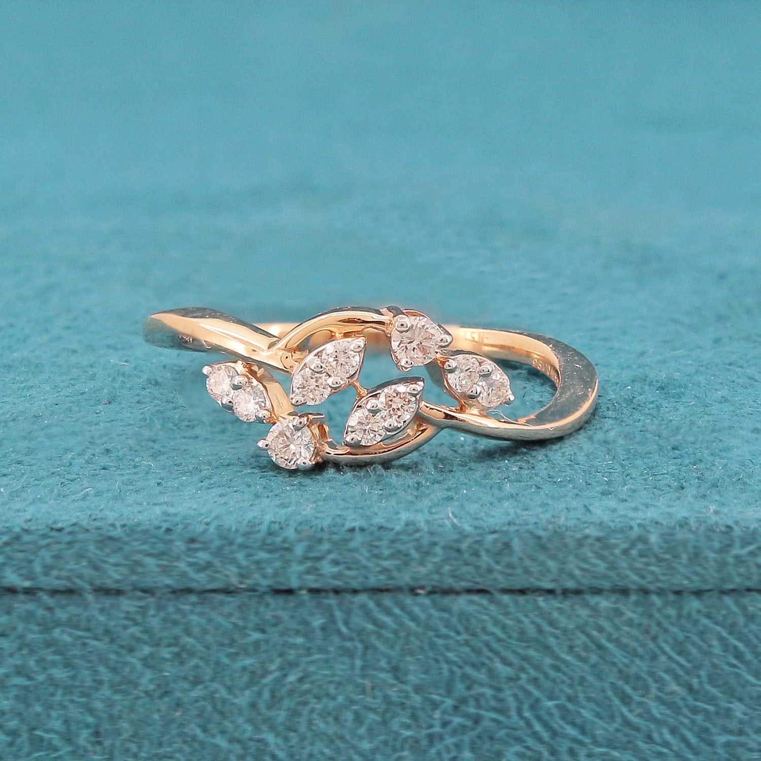 Noa Diamond Ring