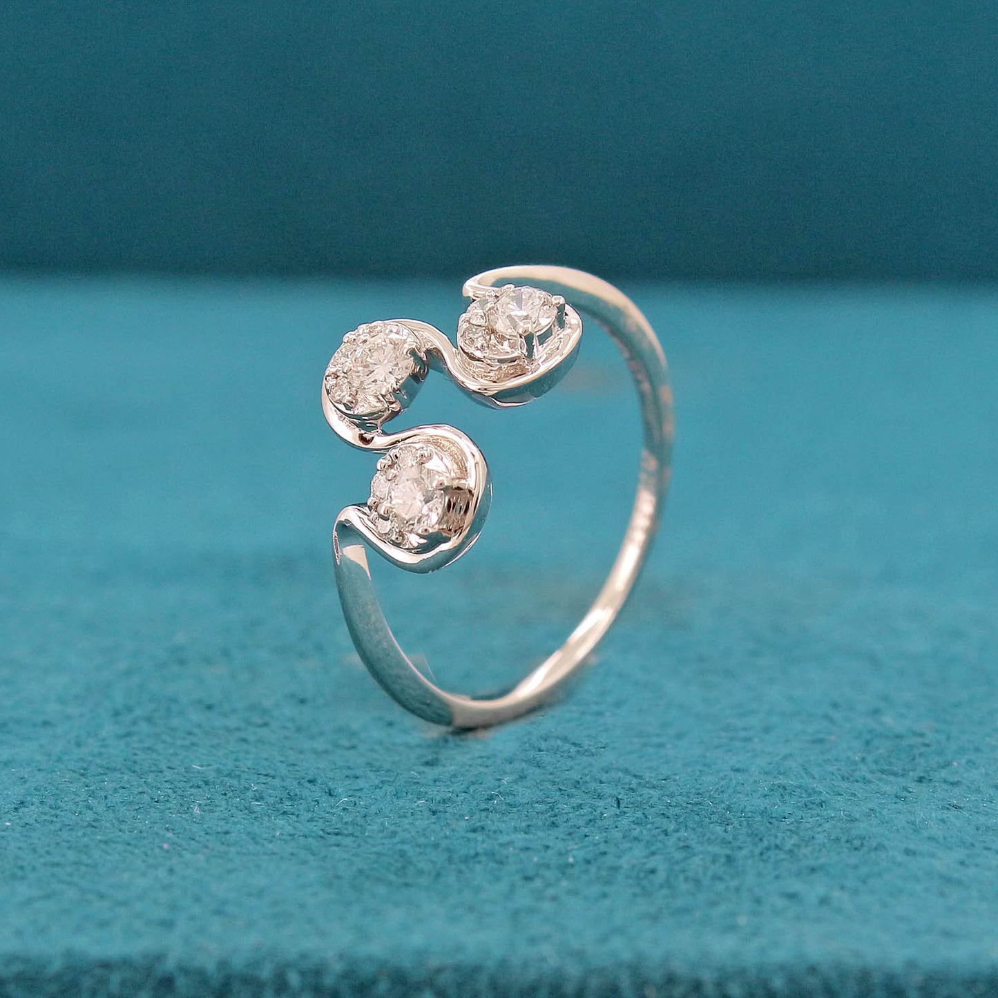 Zira Diamond Ring