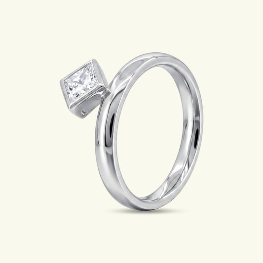 Vian Solitaire Diamond Ring