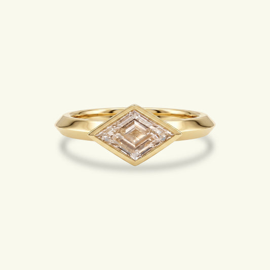 Ardyn Solitaire Diamond Ring