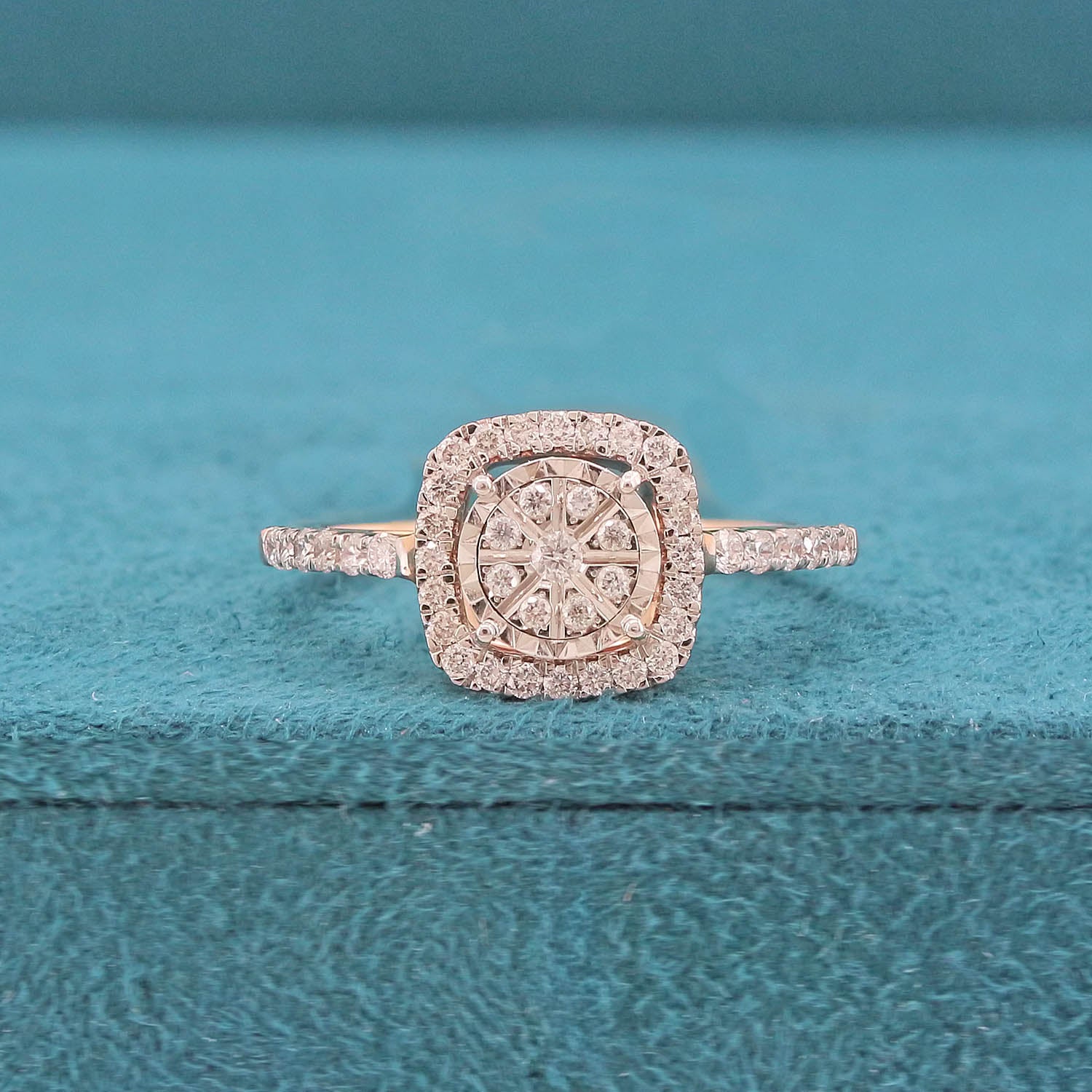 Mael Box Diamond Ring