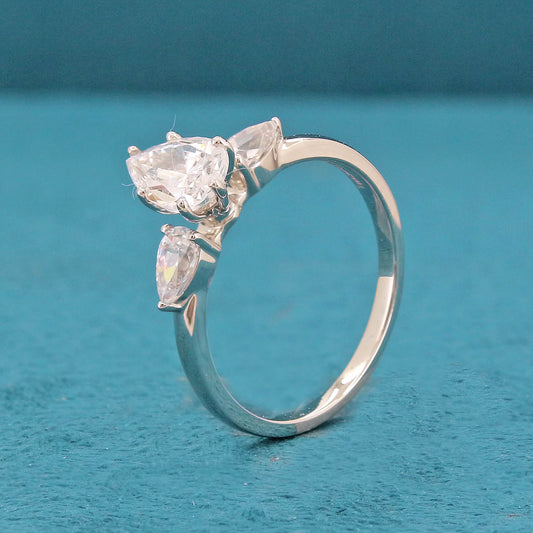 Zeyra Diamond Ring