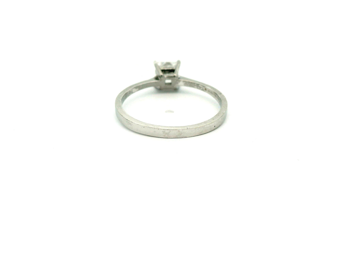 Nysa Solitaire Diamond Ring