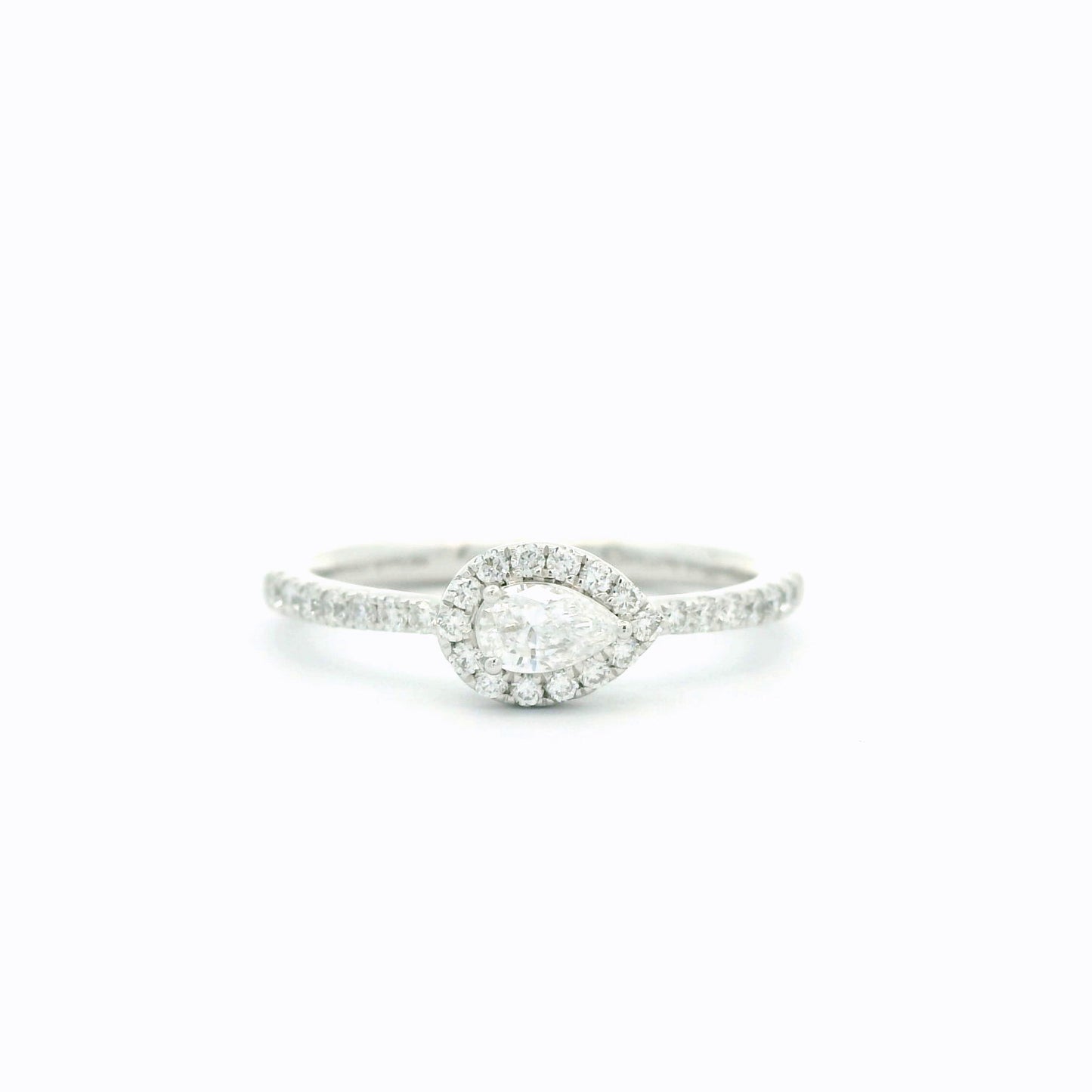 Yunira Halo Diamond Engagement Ring