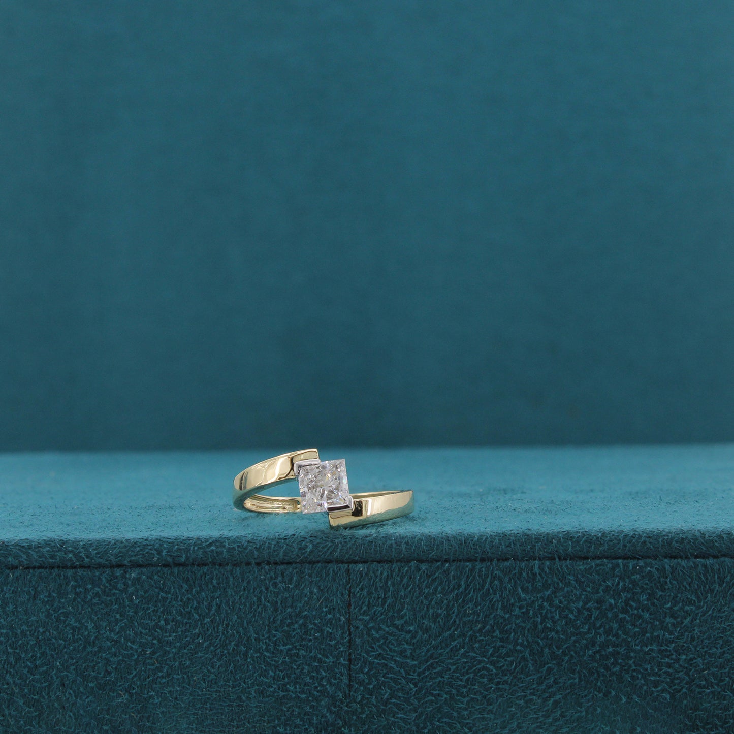 Ezmera Solitaire Diamond Engagement Ring