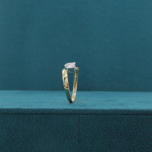 Ezmera Solitaire Diamond Engagement Ring