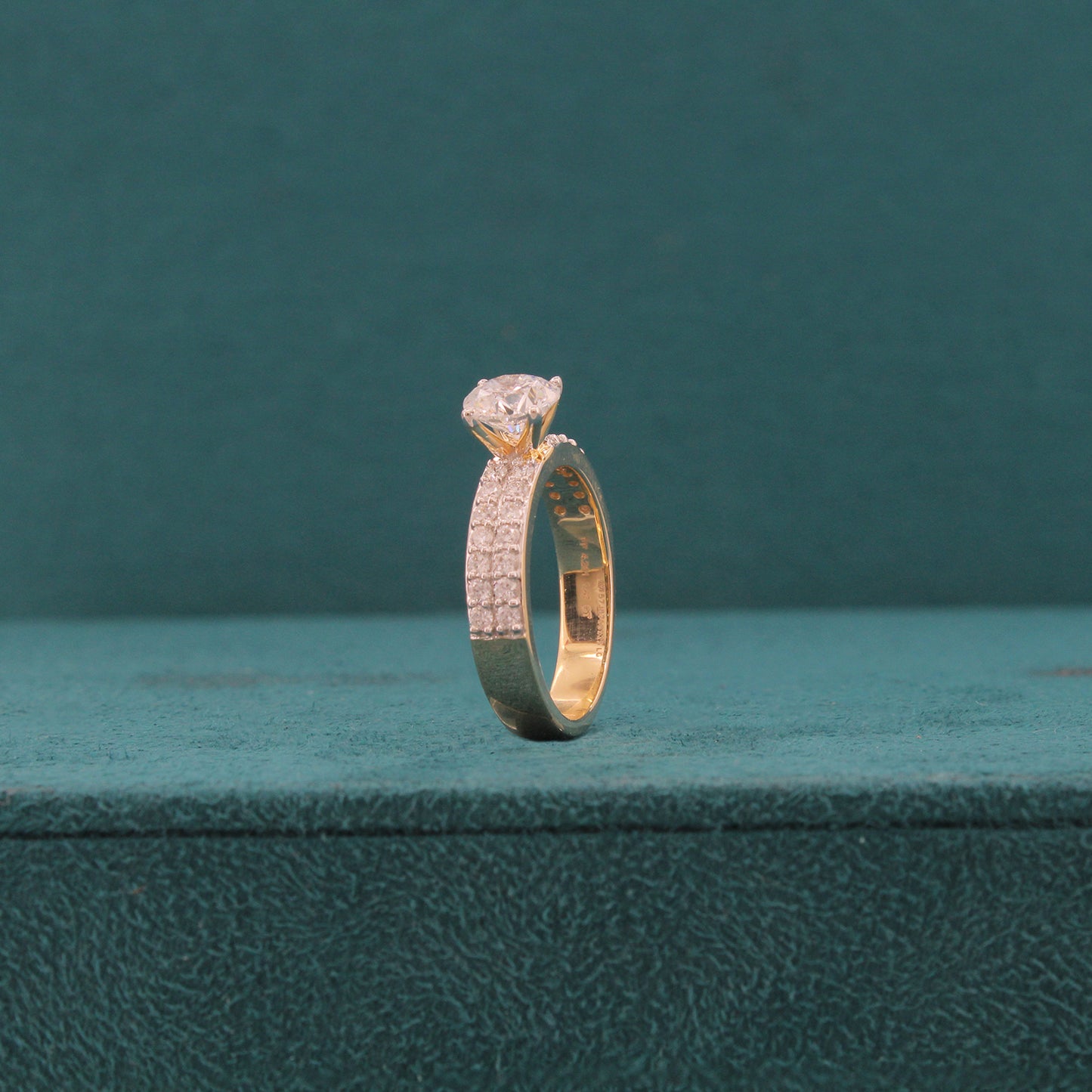 Meloria Crest Diamond Ladies Ring