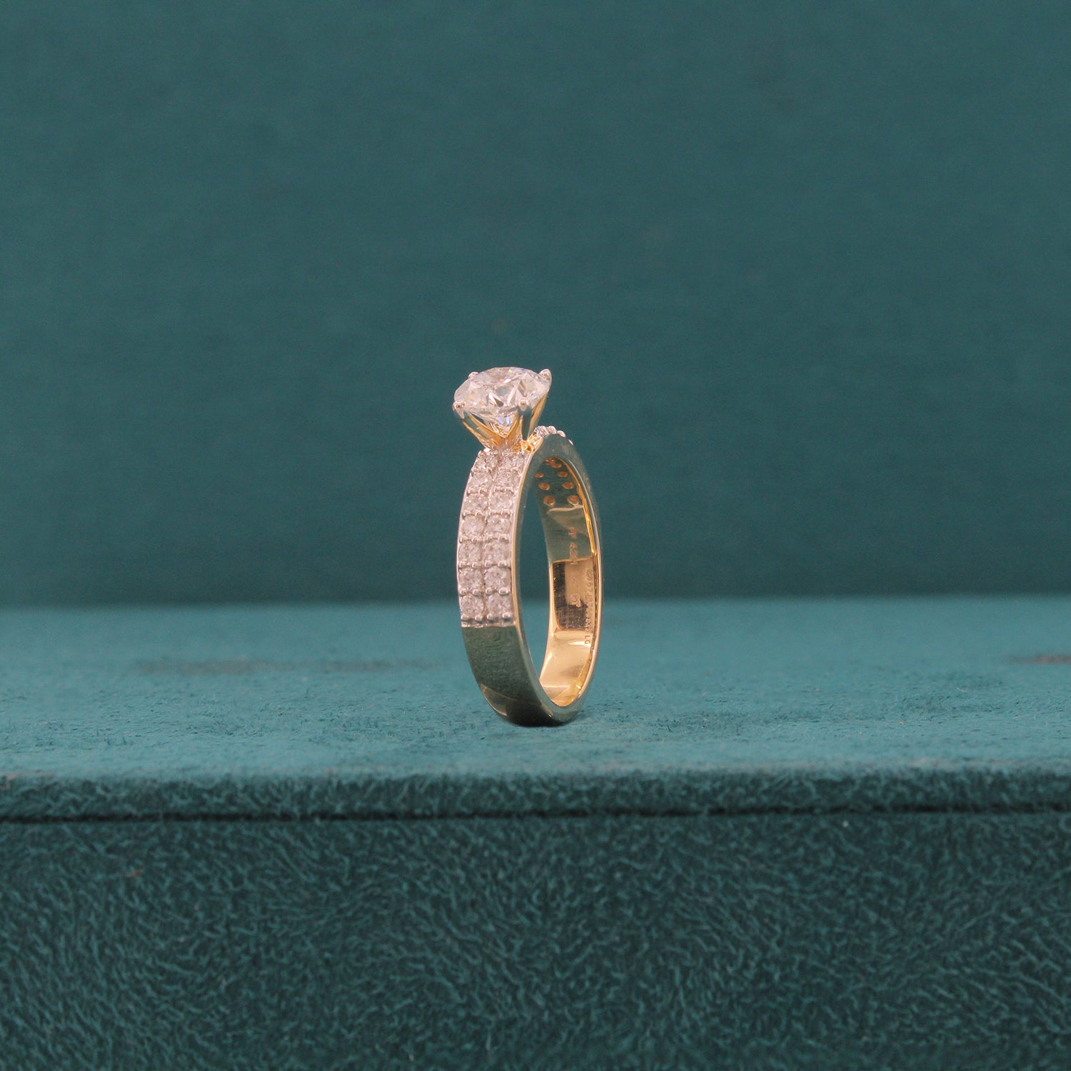 Meloria Crest Diamond Ladies Ring