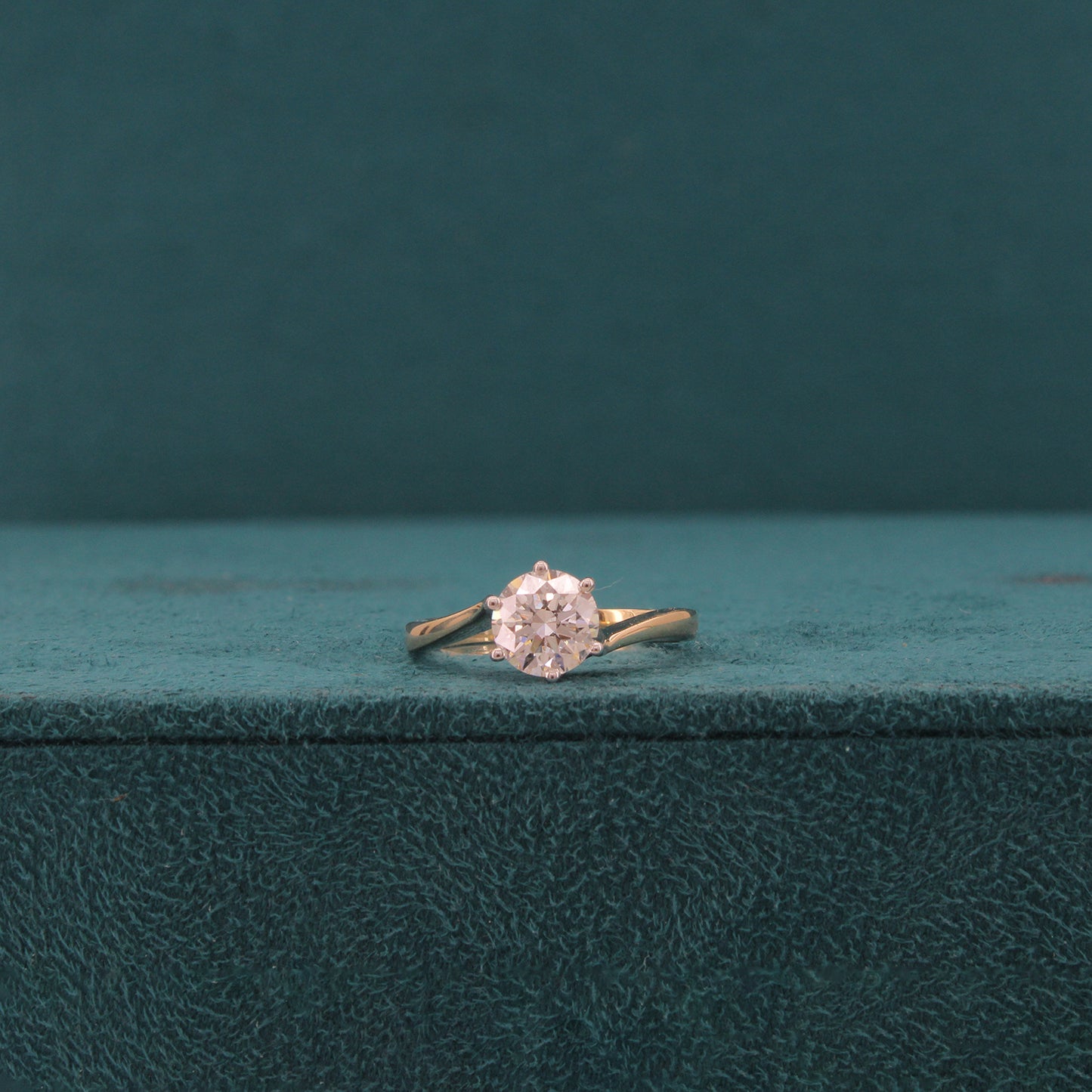 Arisia Glow Diamond Solitaire Ring