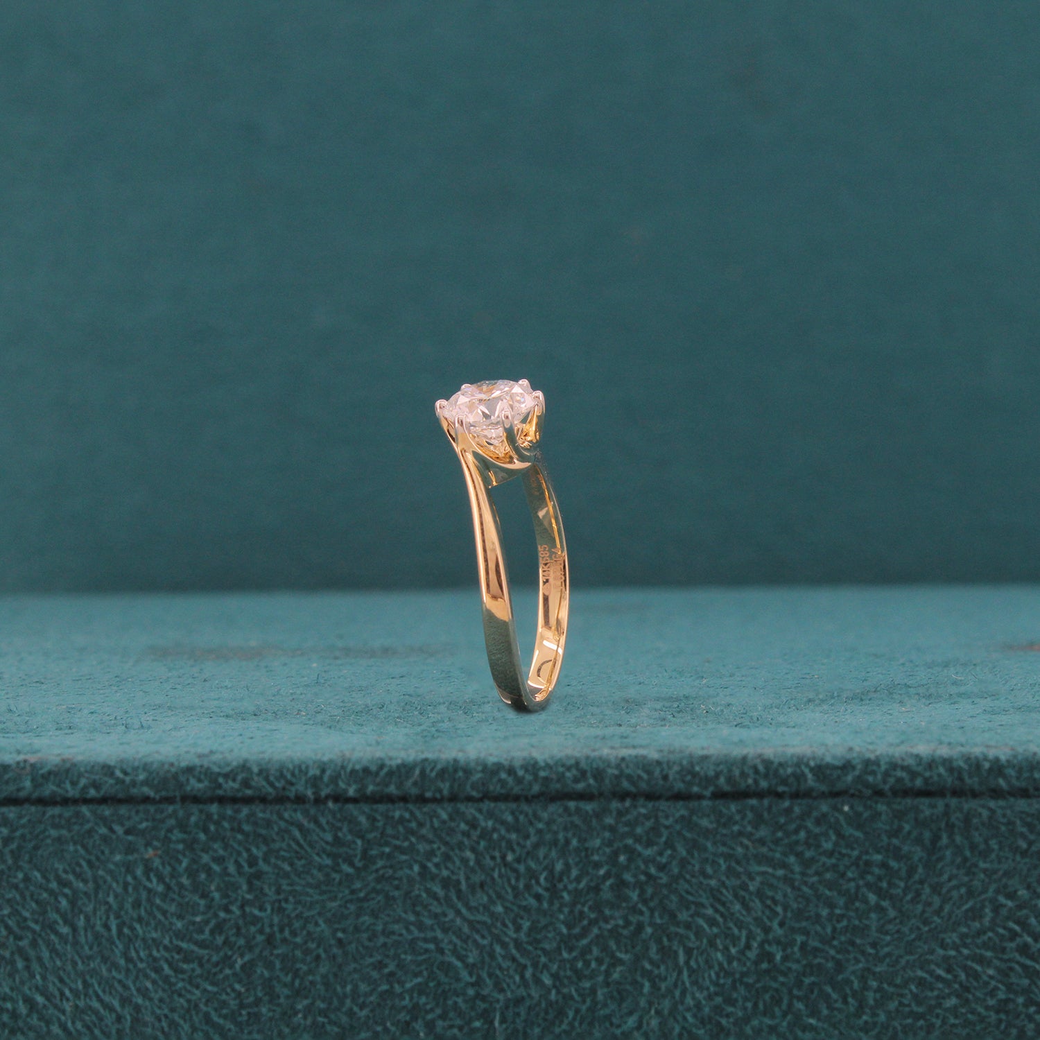 Arisia Glow Diamond Solitaire Ring