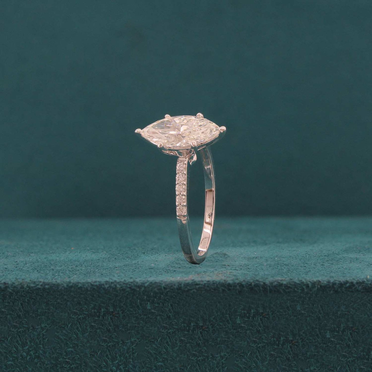 Verlira Beam Diamond Ladies Ring