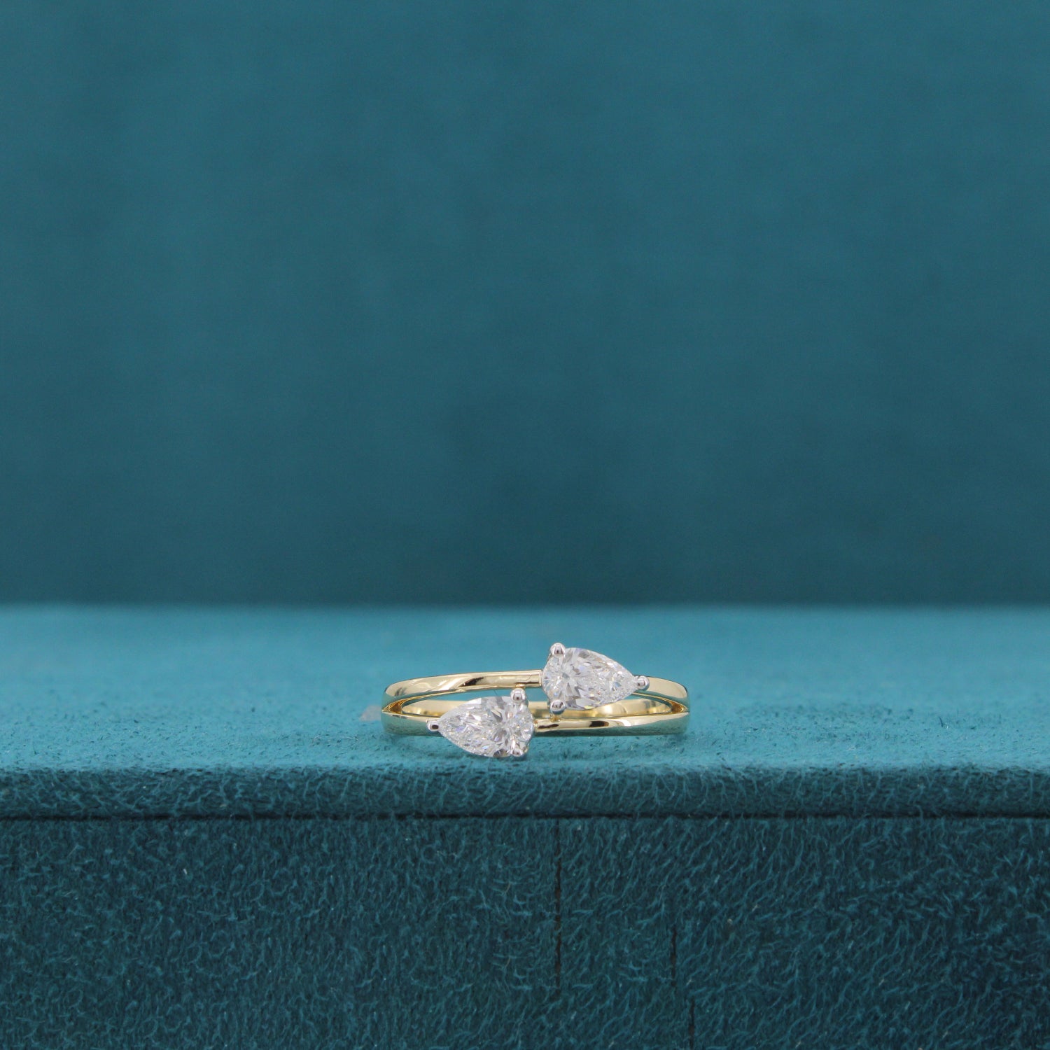 Fioralyn Trace Diamond Ring