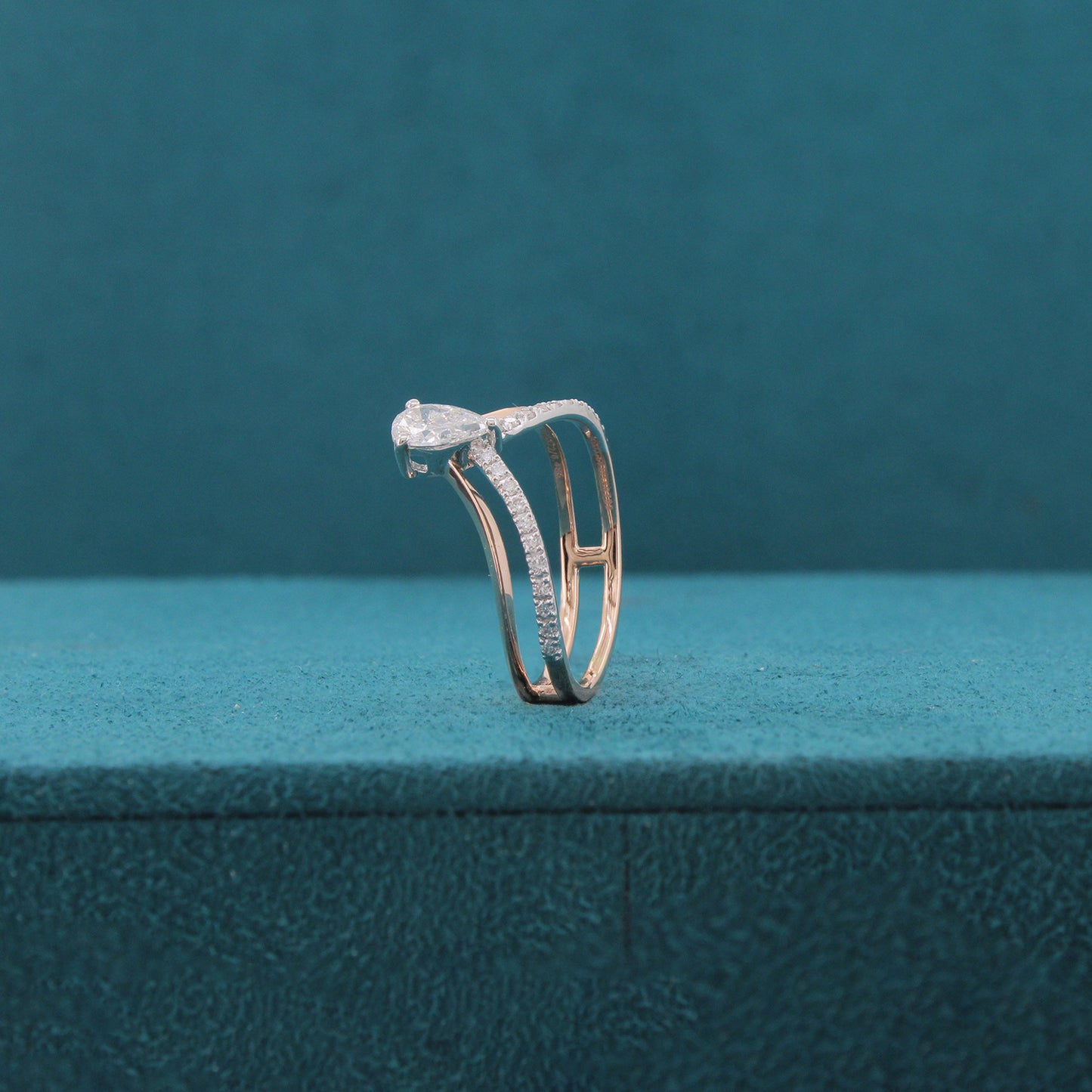 Veylora Flare Diamond Ring