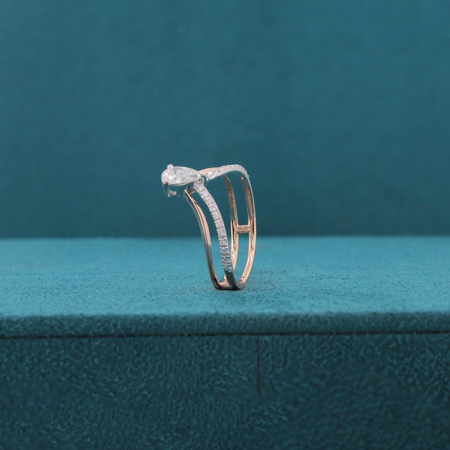 Veylora Flare Diamond Ring