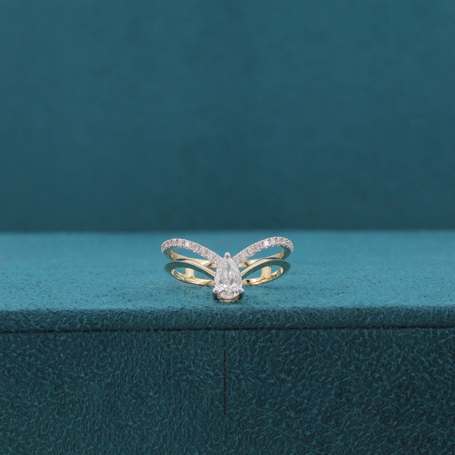 Veylora Flare Diamond Ring