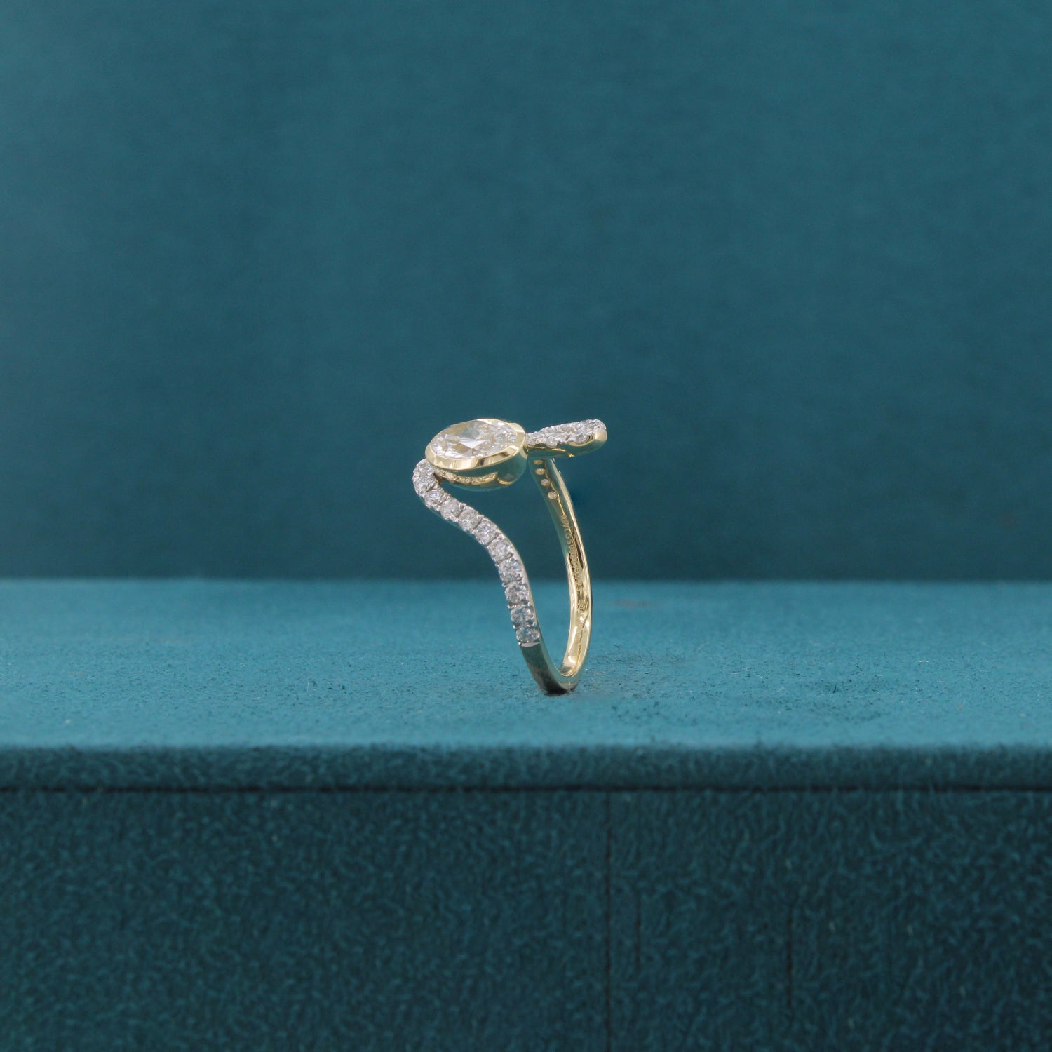 Ariswyn Bloom Diamond Ring