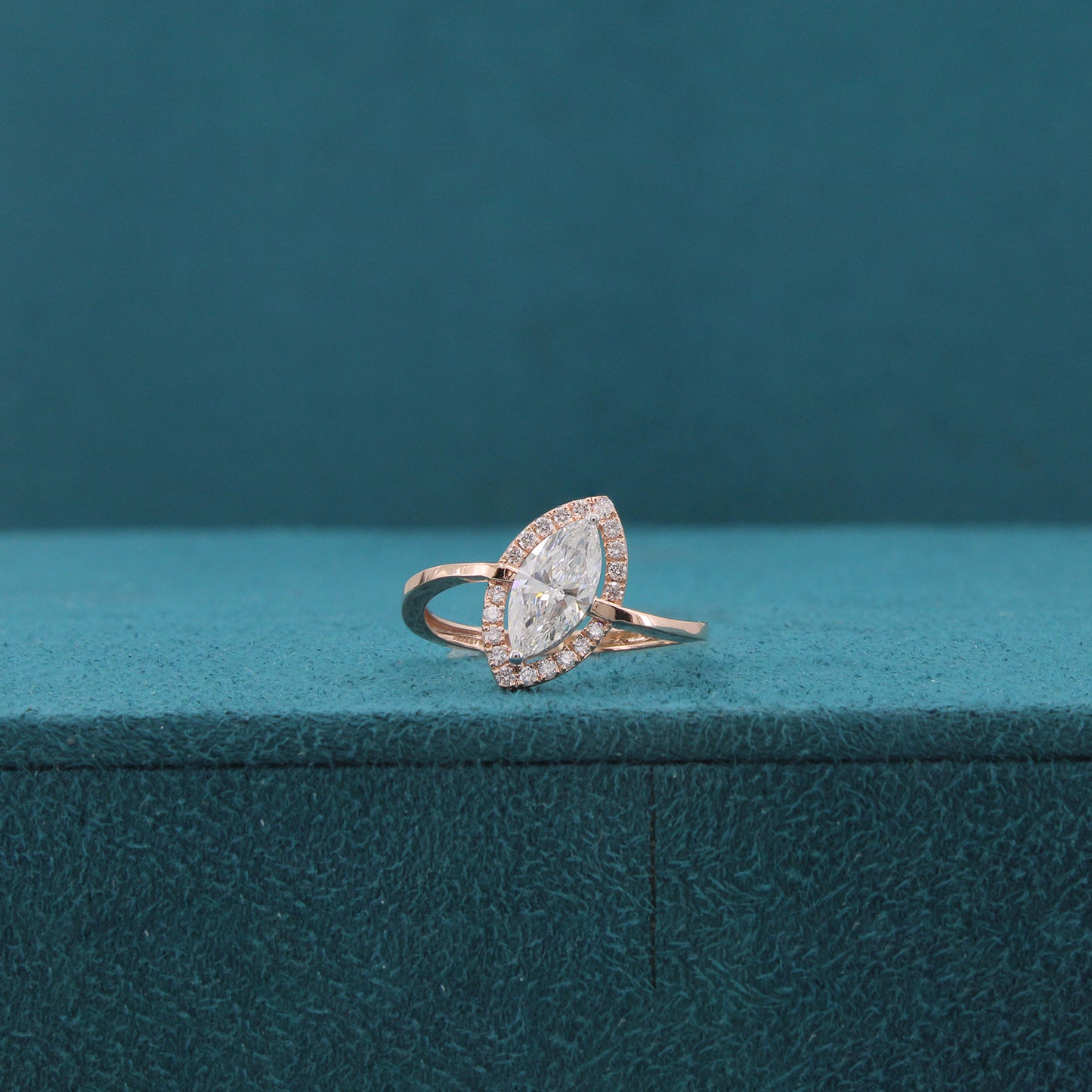 Ysalyn Crest Diamond Ring