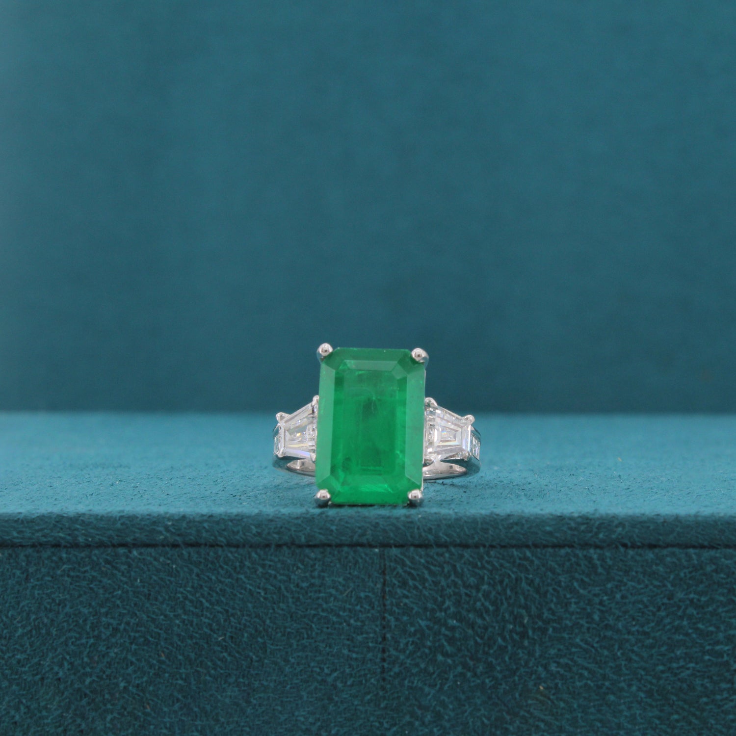 Celira Glow Diamond Ring