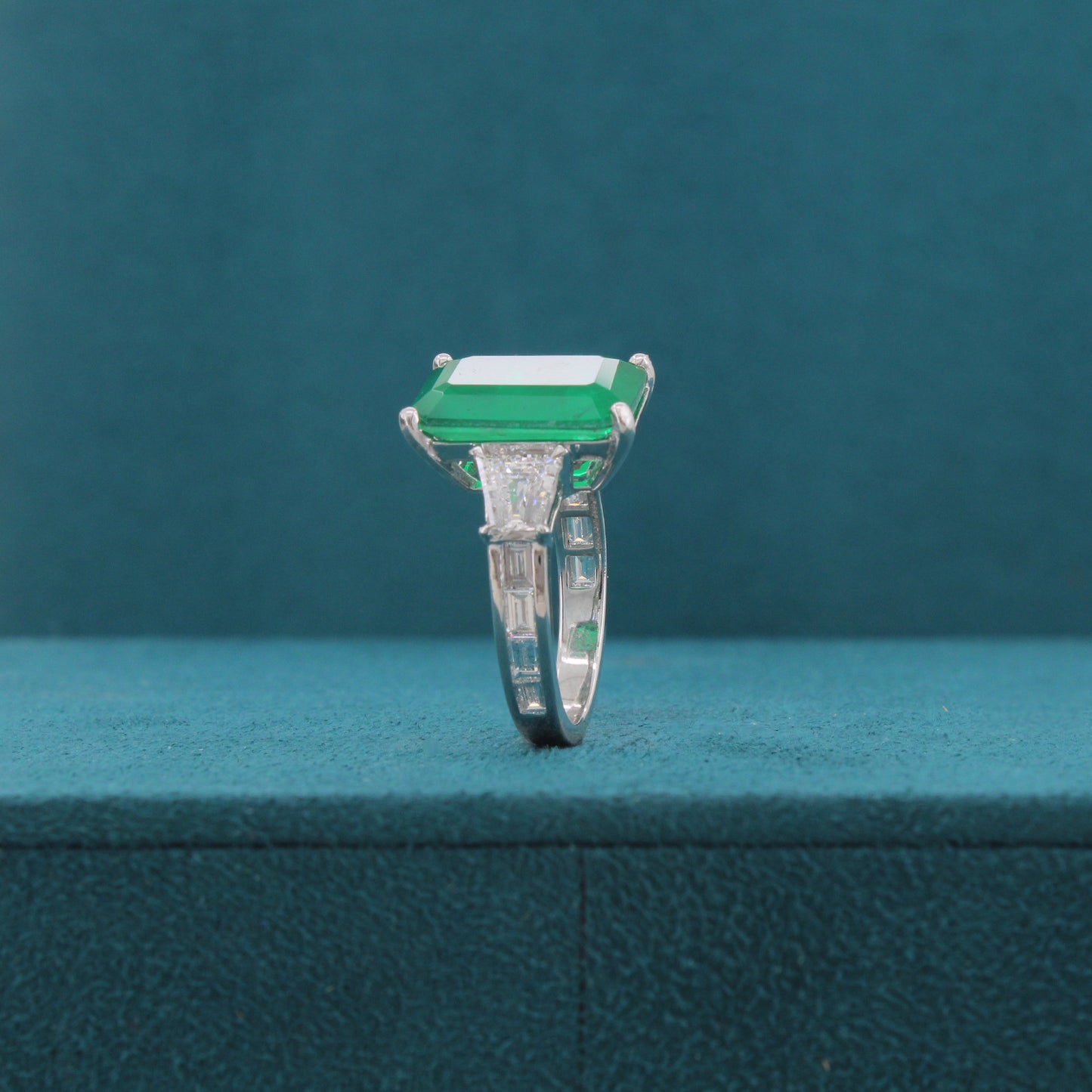 Celira Glow Diamond Ring